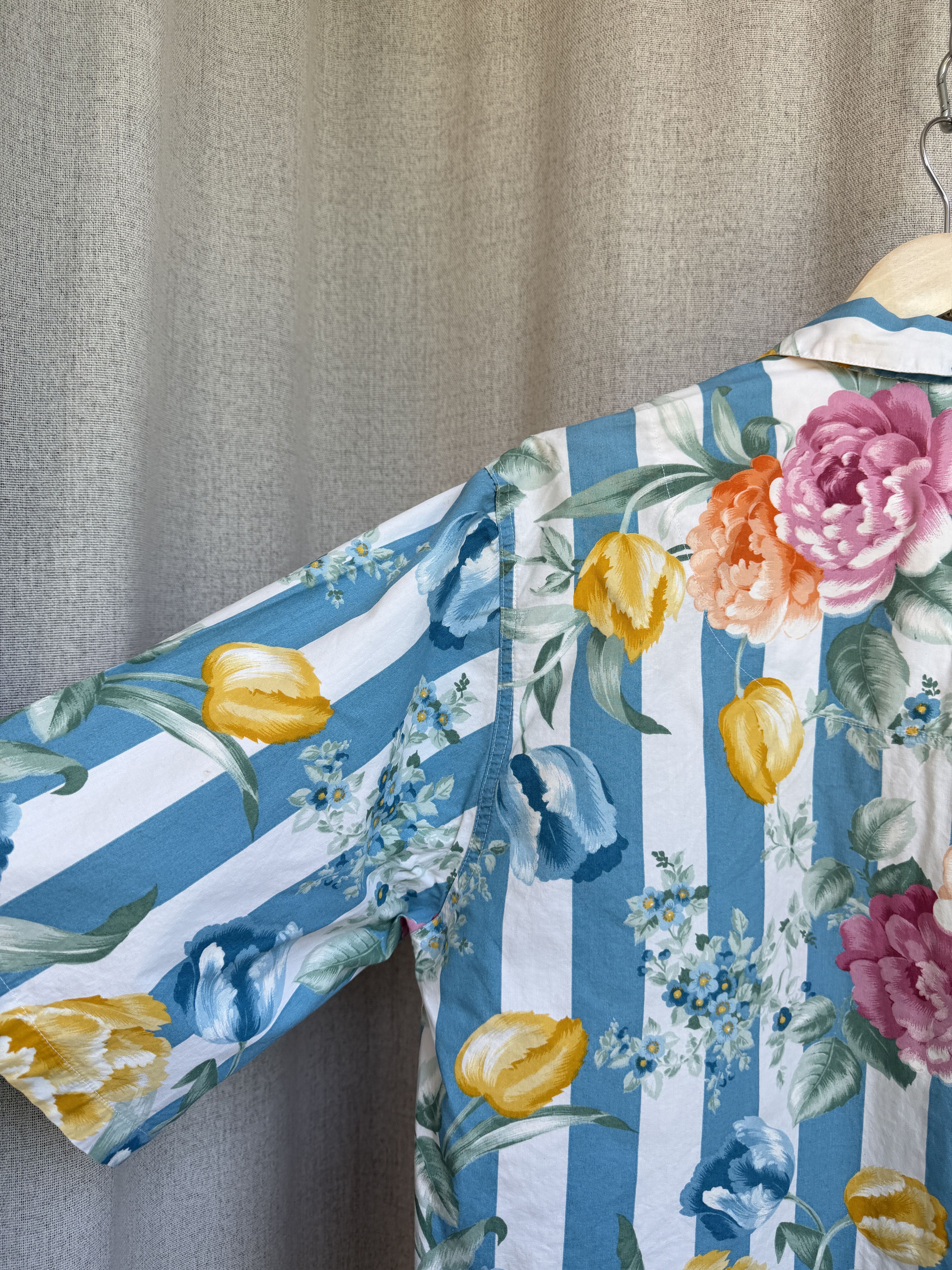 Vintage Vintage 80-90s Hawaiian Floral Graphic Button Up Shirt Size US M / EU 48-50 / 2 - 10 Thumbnail