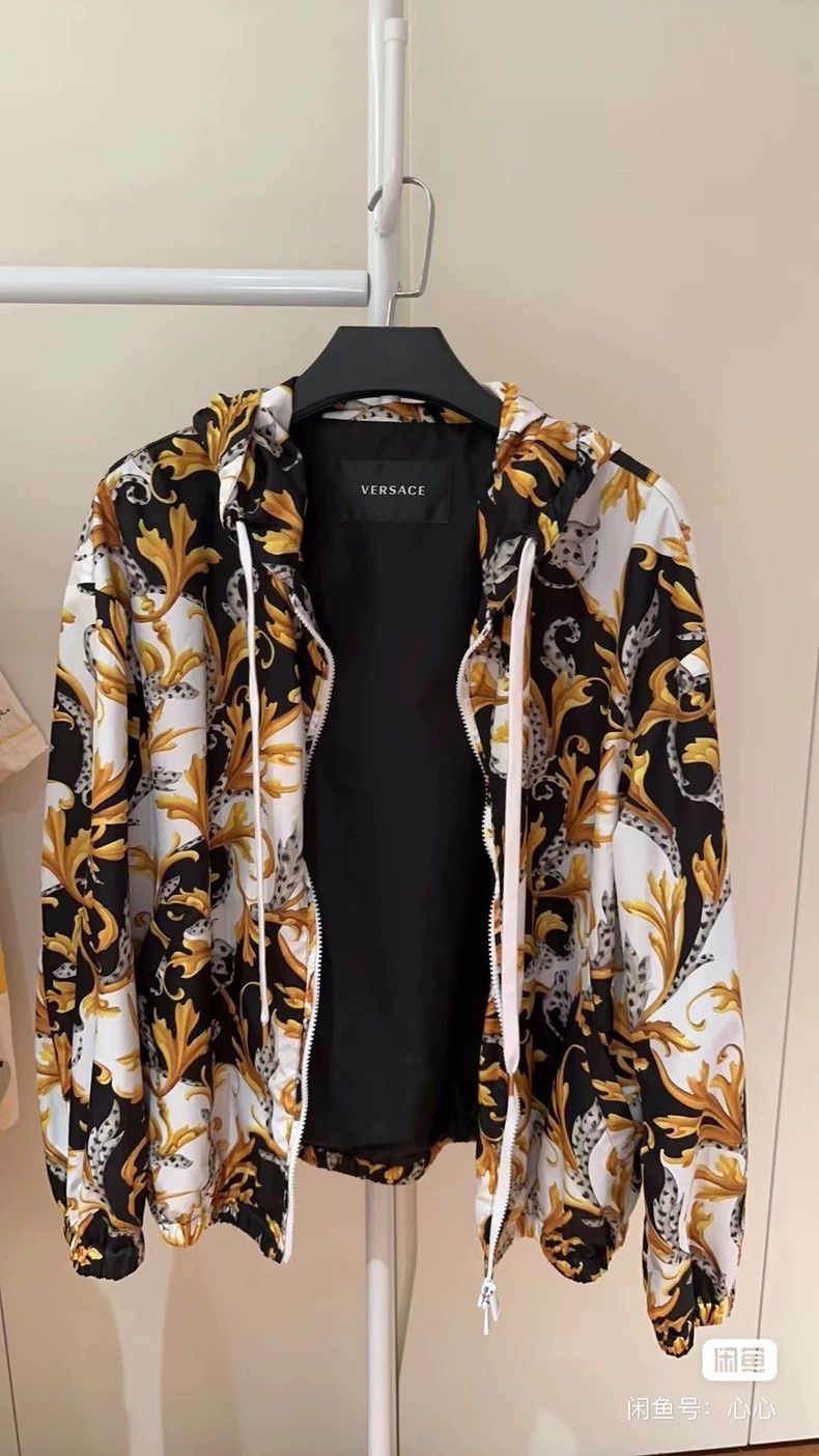 Versace Versace Patterned zippered cardigan windproof jacket Size S / US 4 / IT 40 - 2 Thumbnail