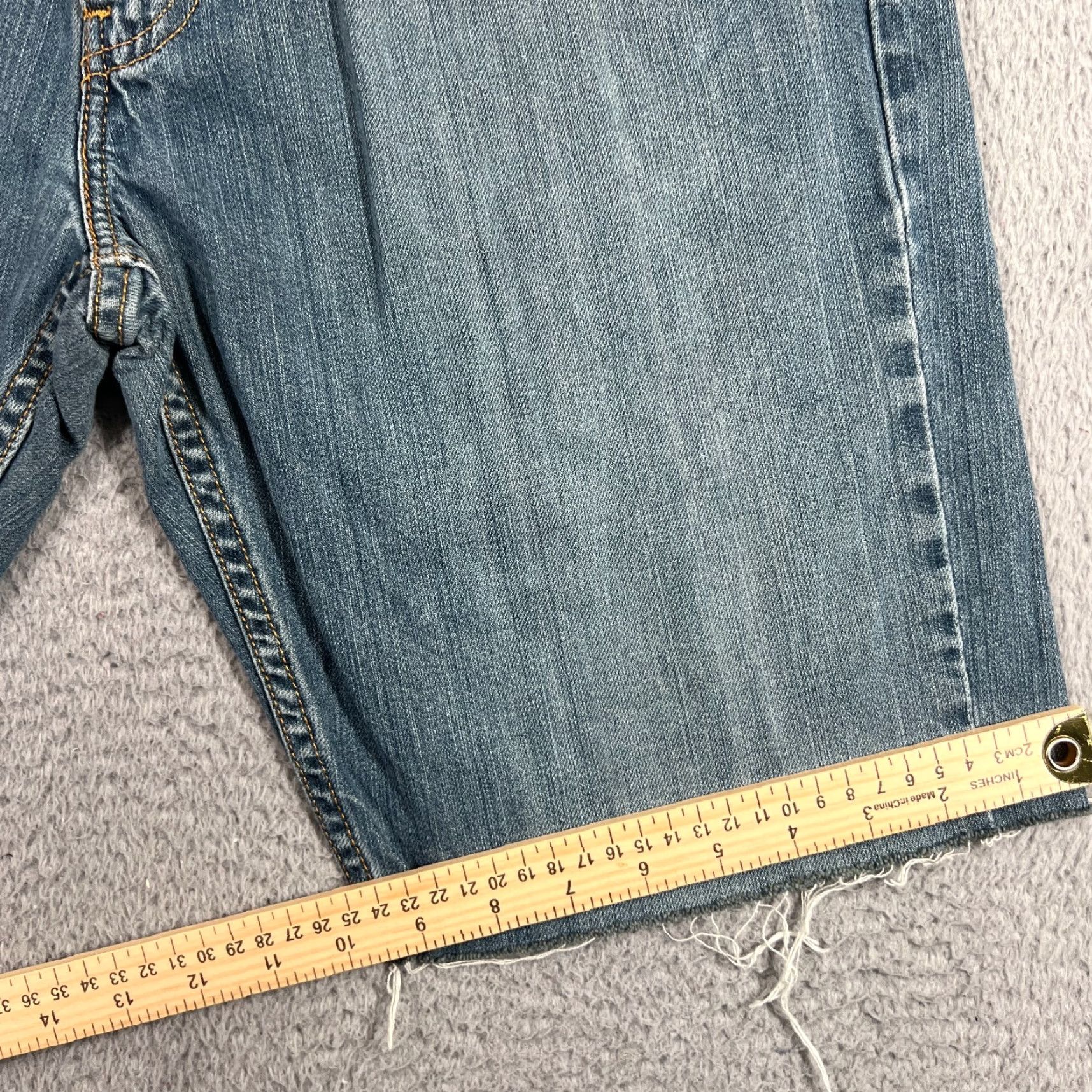 Levi's VINTAGE Levi's Bermuda Shorts Men 33 Blue Denim Casual Summer Beach Grunge 10" Inseam Size US 33 - 2 Thumbnail