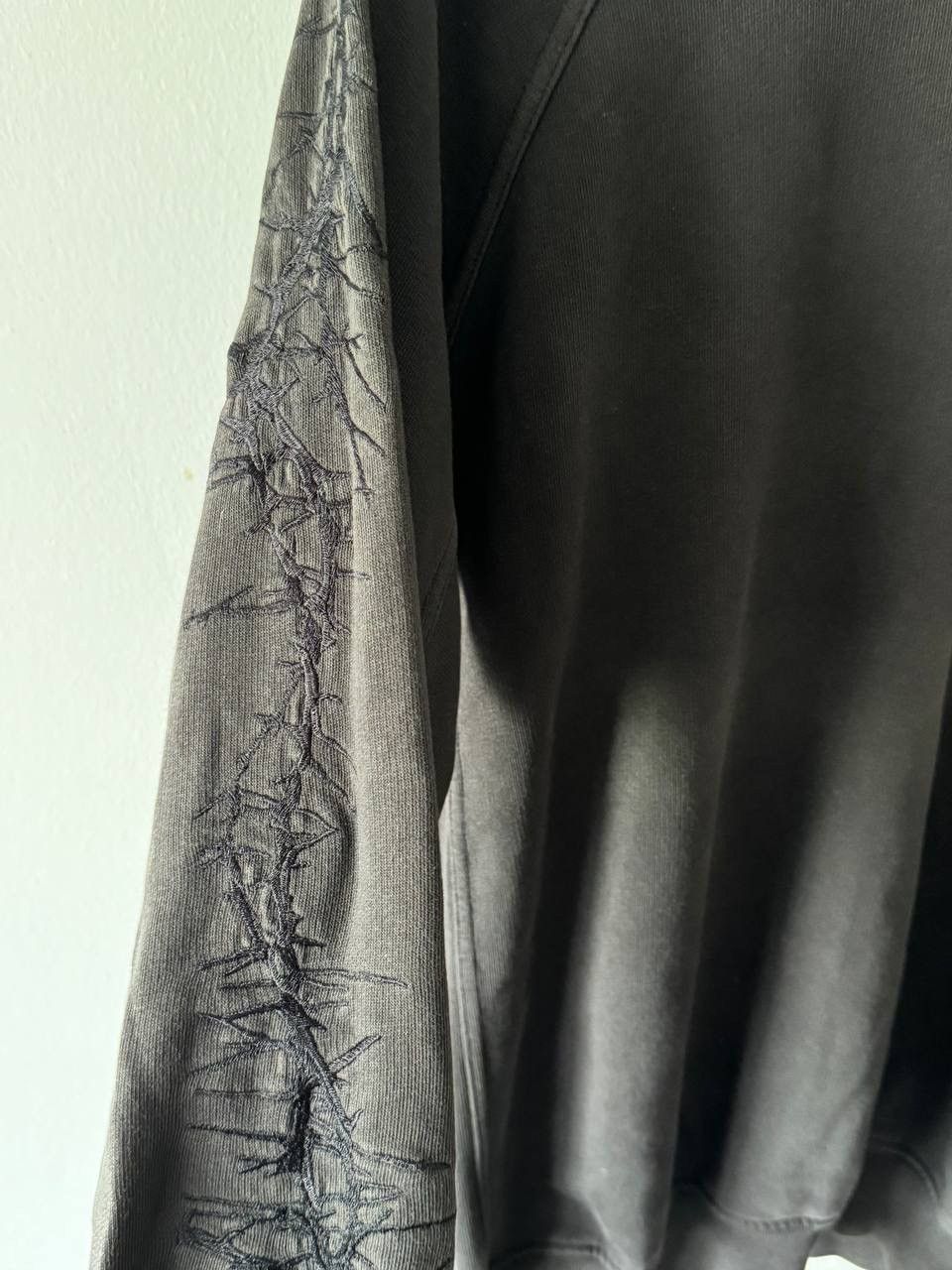 Haider Ackermann 🔥🔥 Haider Ackermann Thorn Embroidered Sleeve Sweatshirt Size US S / EU 44-46 / 1 - 3 Thumbnail