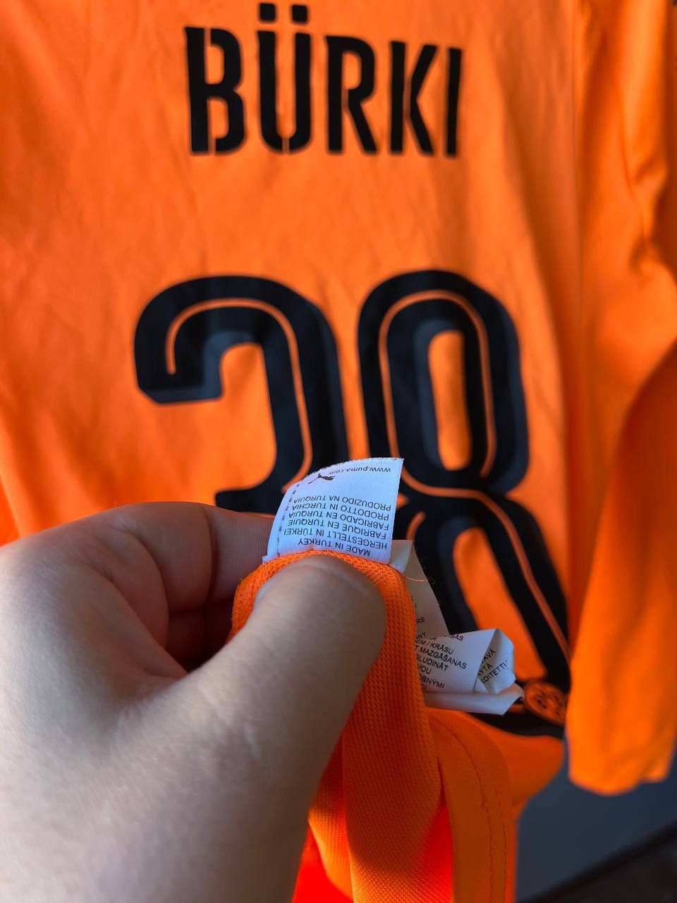 Puma 2017/18 BORUSSIA DORTMUND #38 BURKI GK SOCCER JERSEY/SHORTS Size US S / EU 44-46 / 1 - 9 Thumbnail