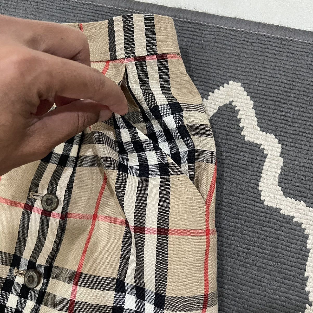 Burberry Vintage Burberry London Nova Check Wool Mini Skirt Size 30" / US 8 / IT 44 - 17 Thumbnail