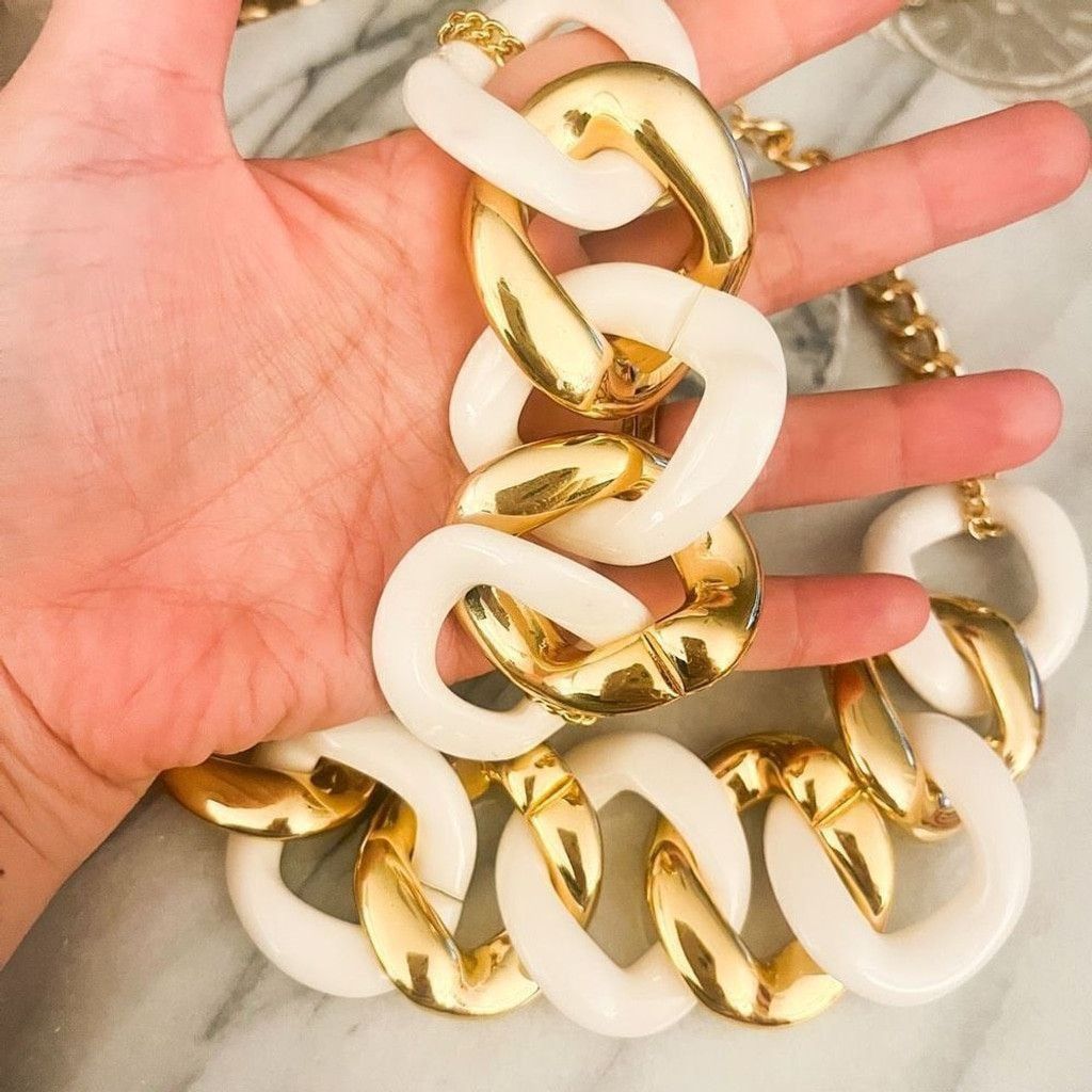 Vintage Ben Amun Chunky Acrylic Link Jewelry Set White and Gold Size ONE SIZE - 3 Thumbnail
