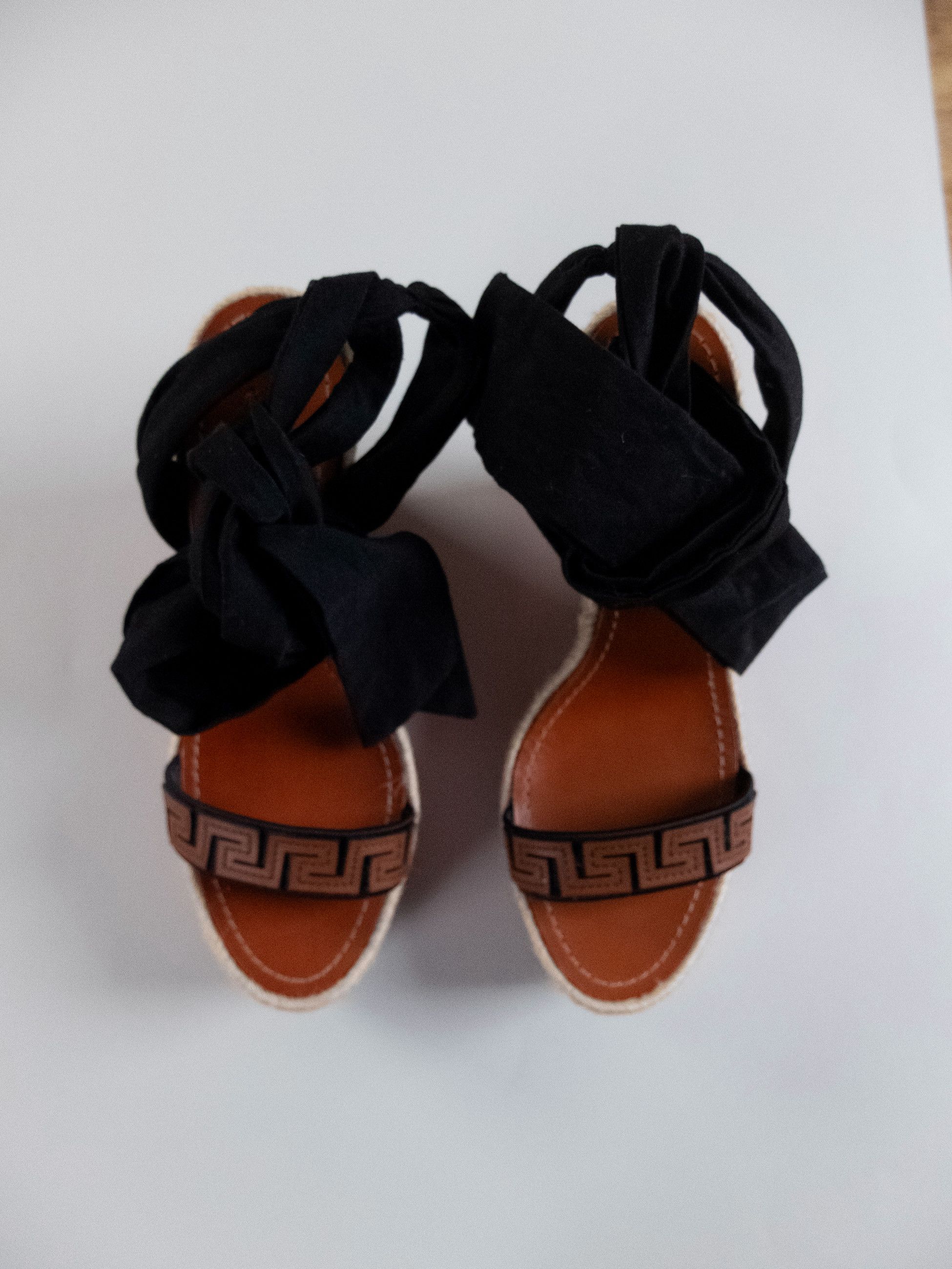 Christian Louboutin CHRISTIAN LOUBOUTIN Athina Cyclades espadrille sandals 11 Size US 11 / IT 41 - 5 Thumbnail