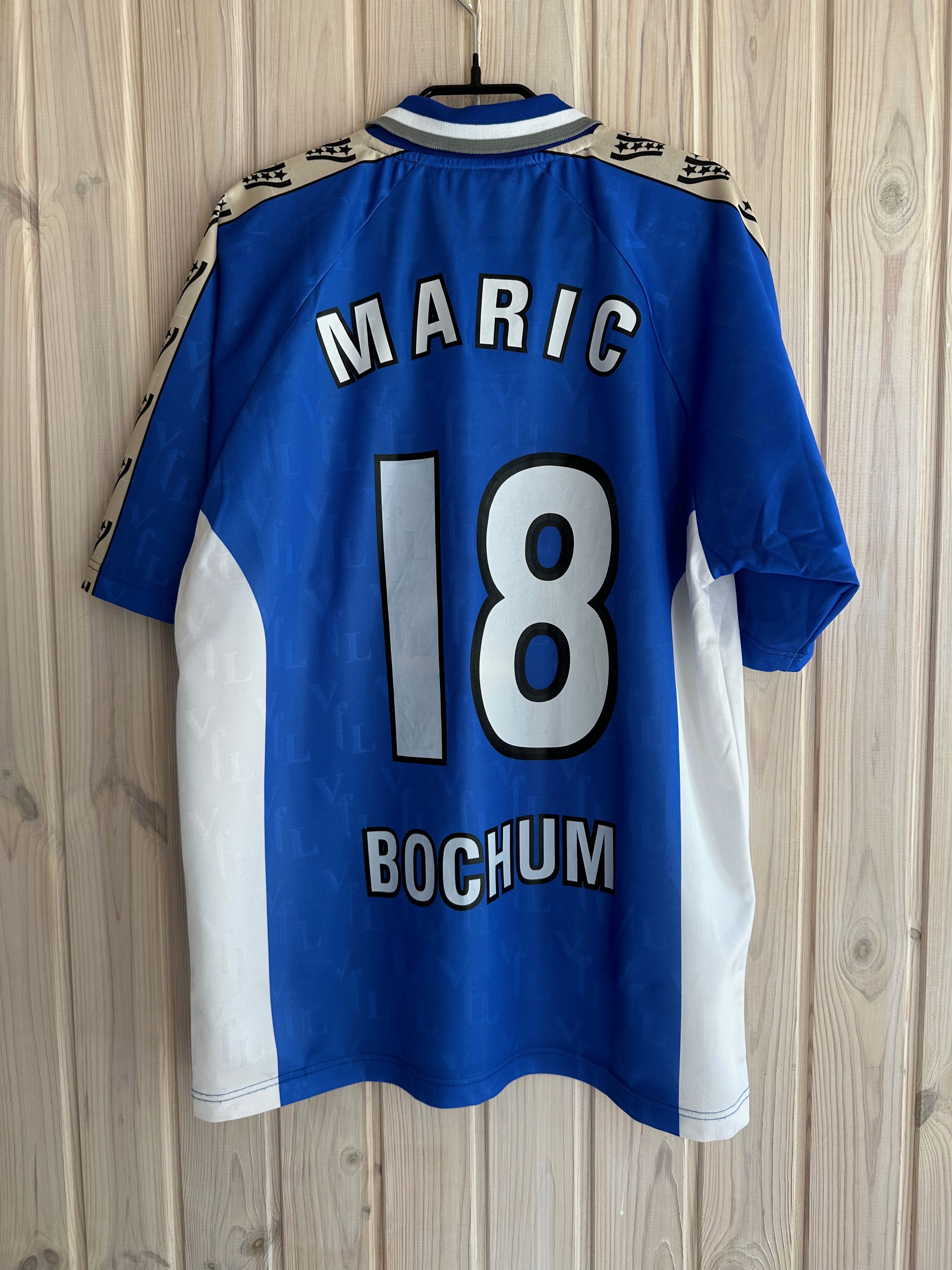 Globe-Trotter 2000 BOCHUM Away # 18 MARIC soccer football jerseys Size US S / EU 44-46 / 1 - 10 Thumbnail