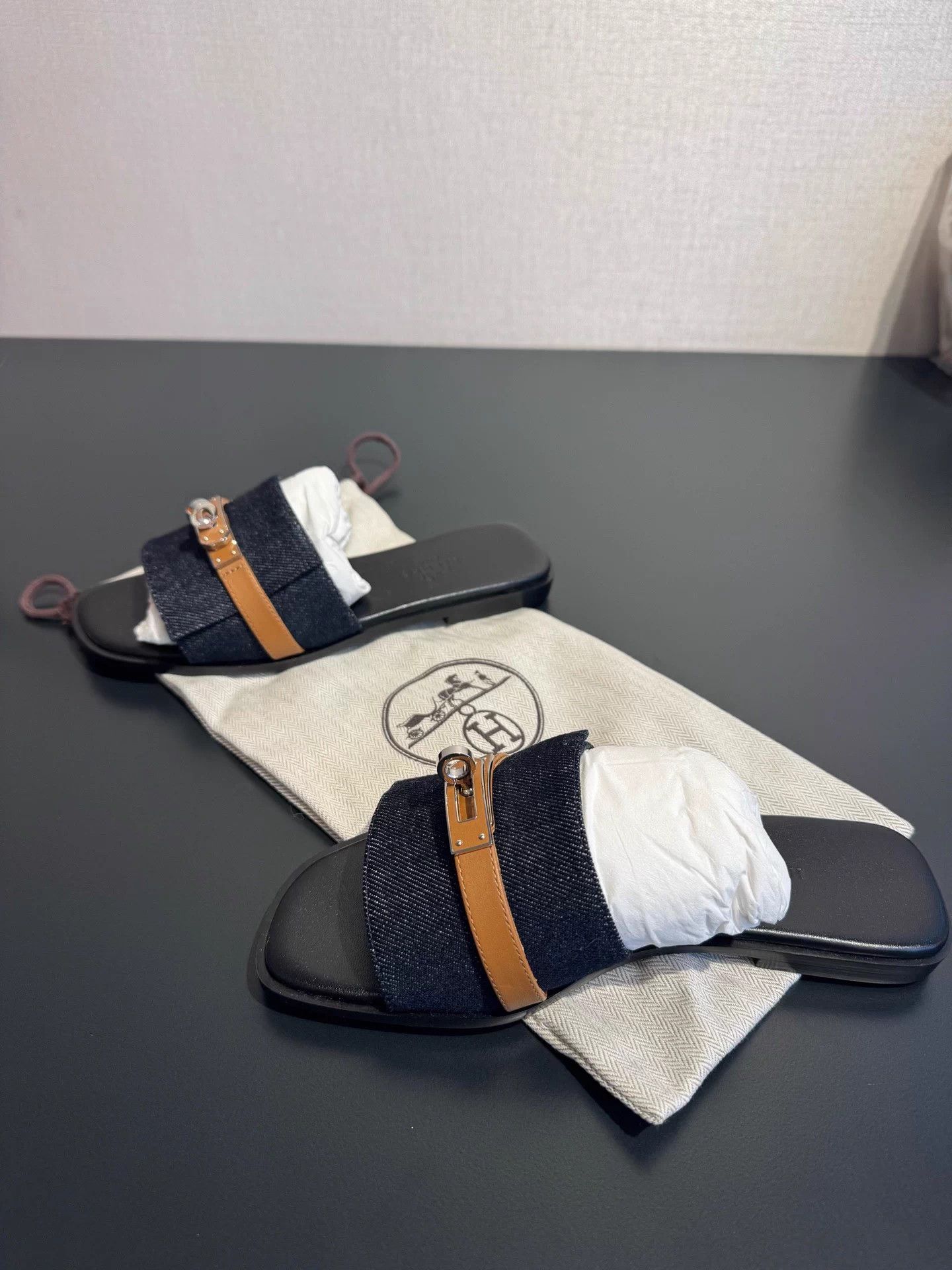 Hermes Hermès Gabriel Kelly Denim Blue Wmns Slippers 35 New Rare Size US 4 / IT 34 - 1 Thumbnail