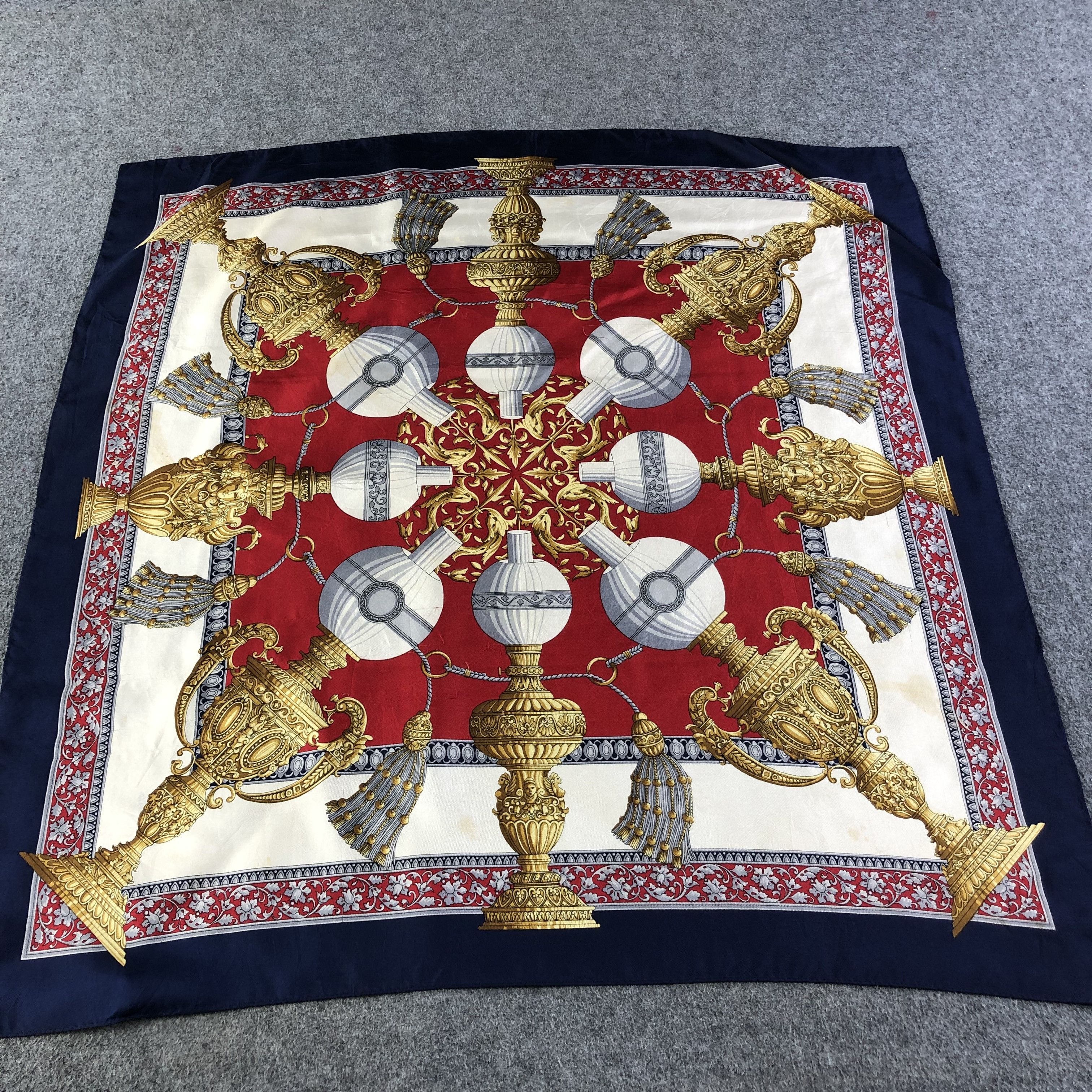 Vintage Luxury Design Silk Scarf M558 Size ONE SIZE - 1 Thumbnail