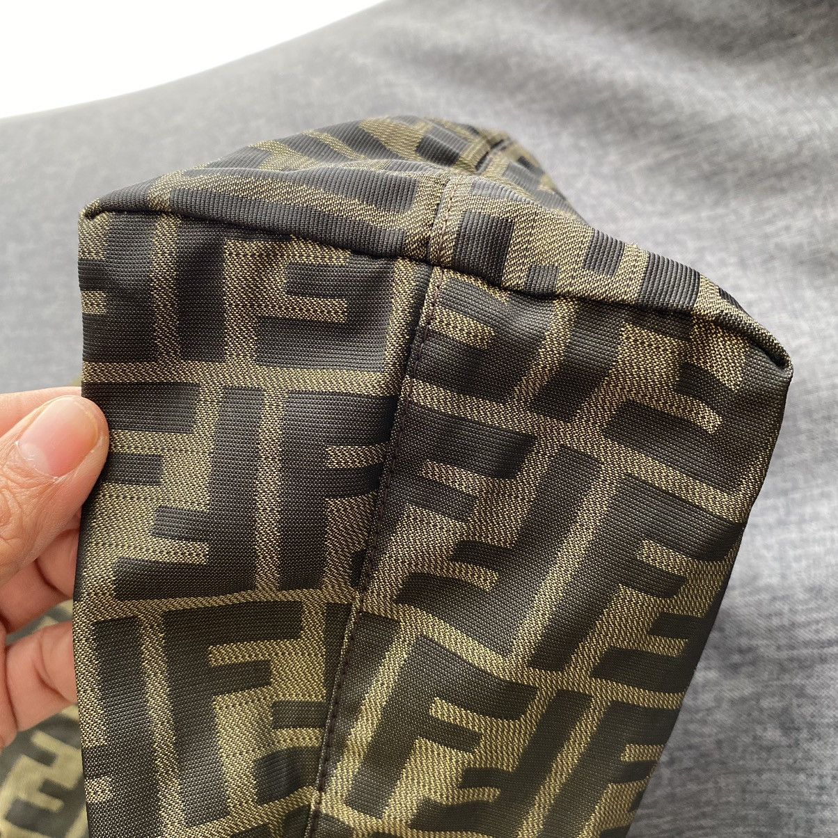 Fendi FENDI Zucca Monogram Tote. Size ONE SIZE - 21 Thumbnail