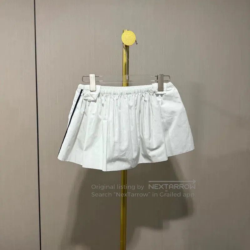 Miu Miu Miu Miu Women's White Nylon Shorts . Size 28" / US 6 / IT 42 - 2 Thumbnail