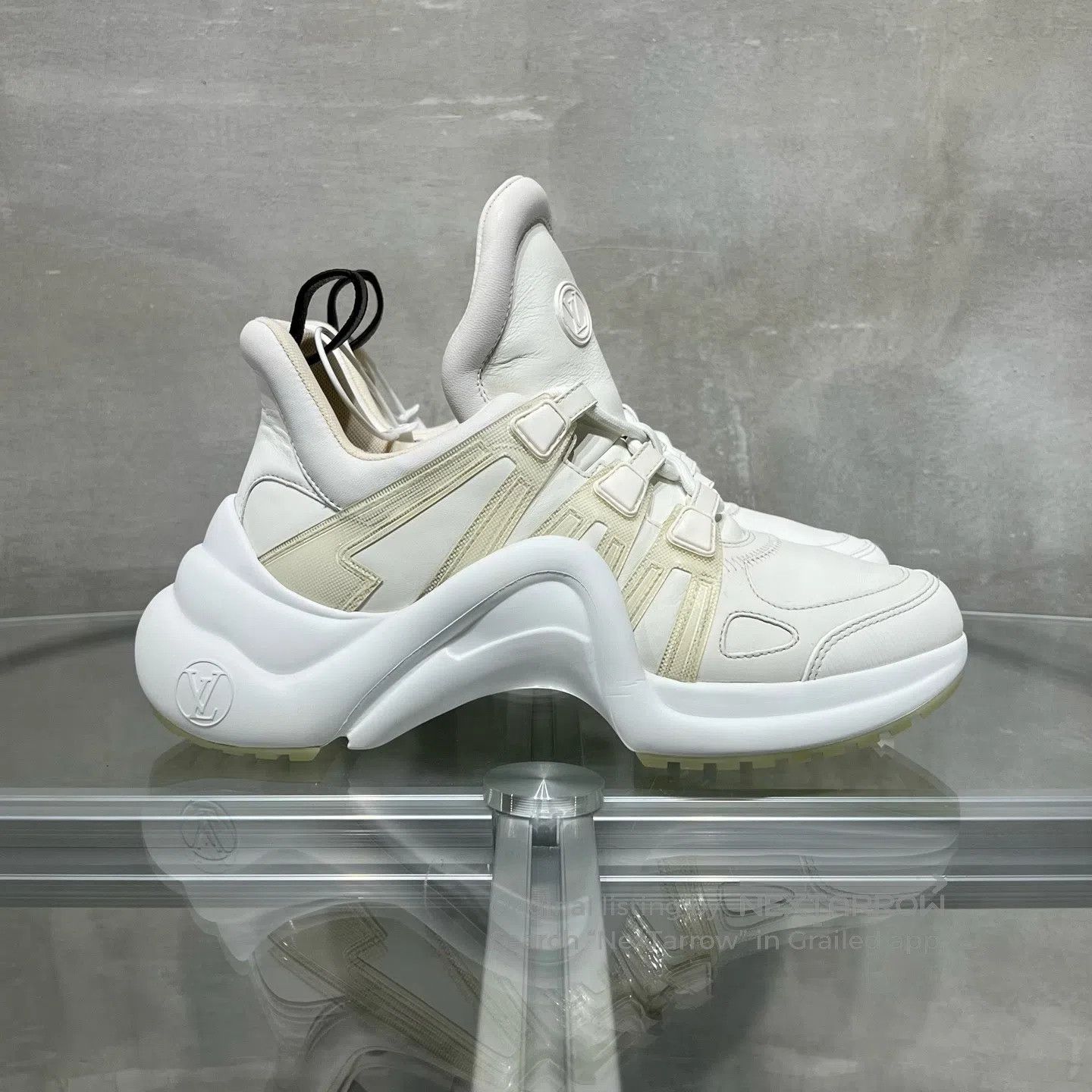 Louis Vuitton Louis Vuitton Classic dad shoes, white Size US 7 / IT 37 - 4 Thumbnail