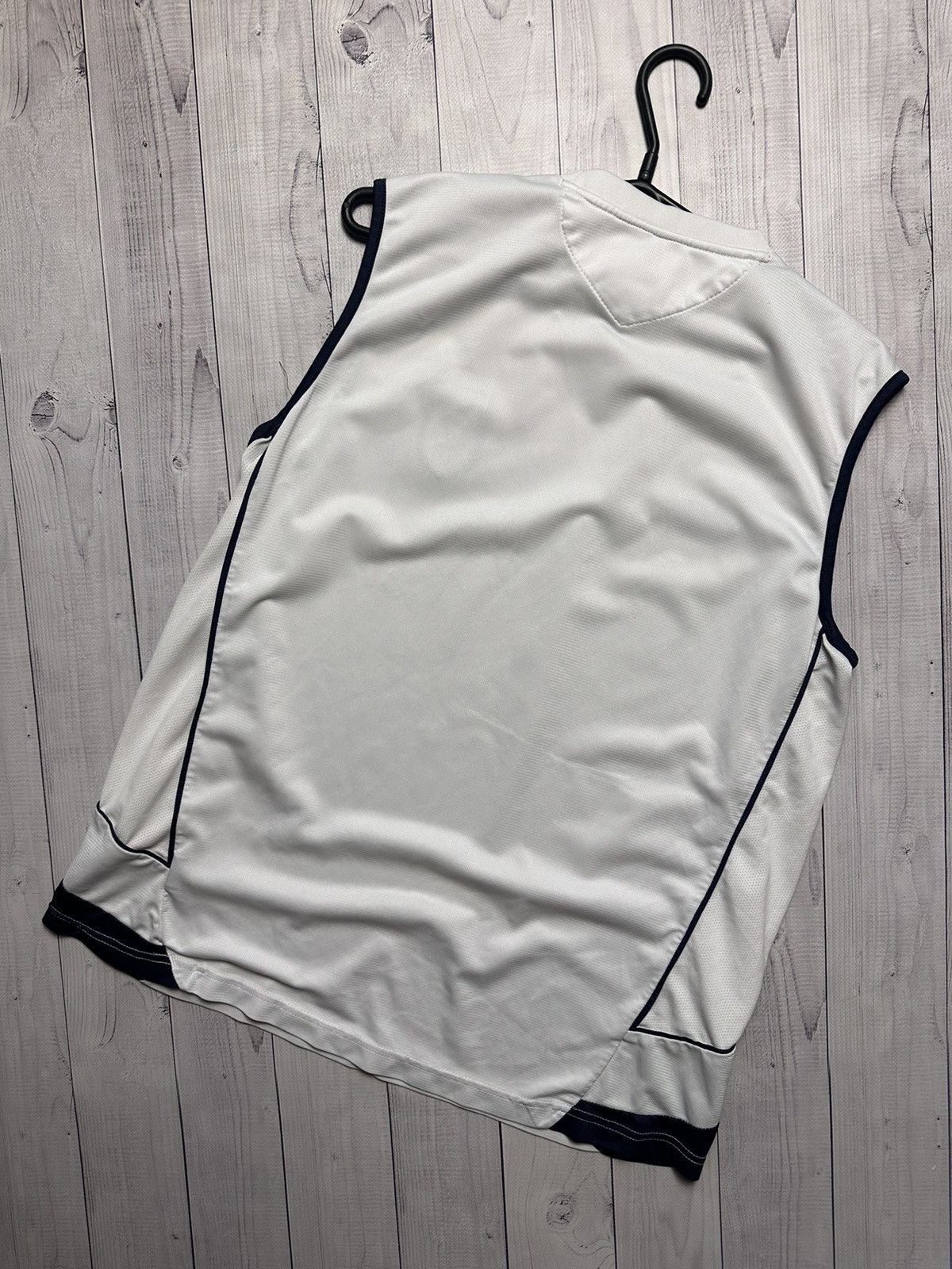 Umbro × Vintage Vintage Umbro England soccer jersey size L logo Size US L / EU 52-54 / 3 - 7 Thumbnail