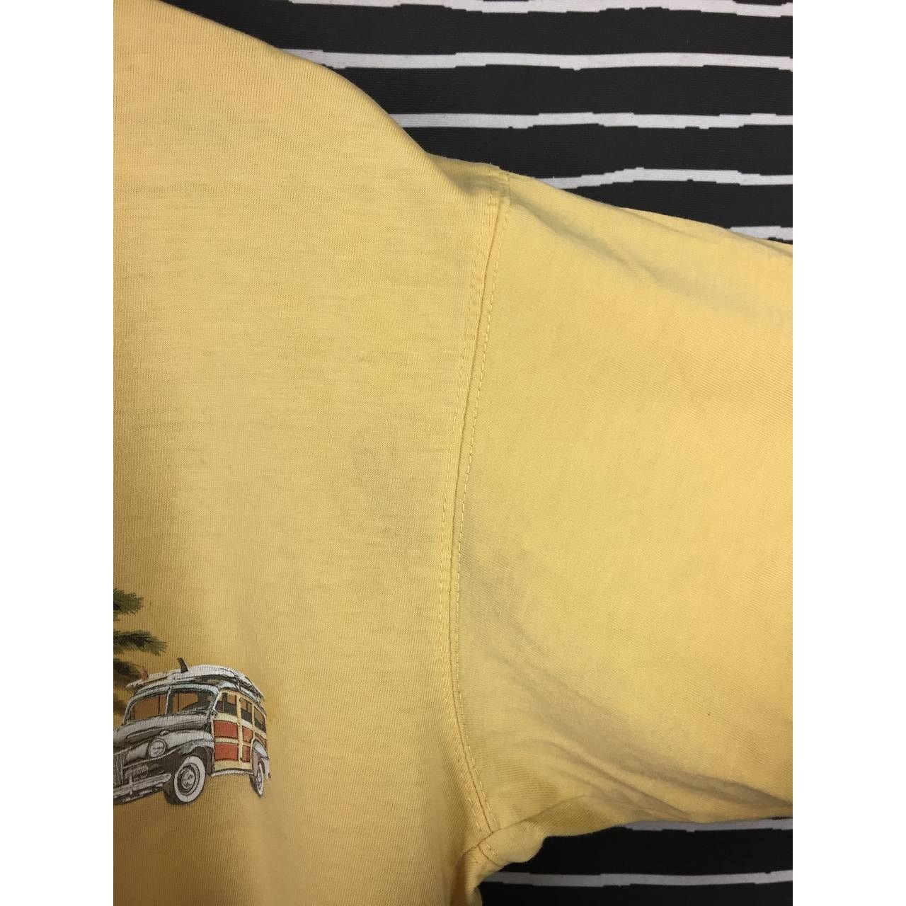 Vintage Newport Blue Vintage Classic Cars On Beach Graphic Tee Size US M / EU 48-50 / 2 - 7 Thumbnail