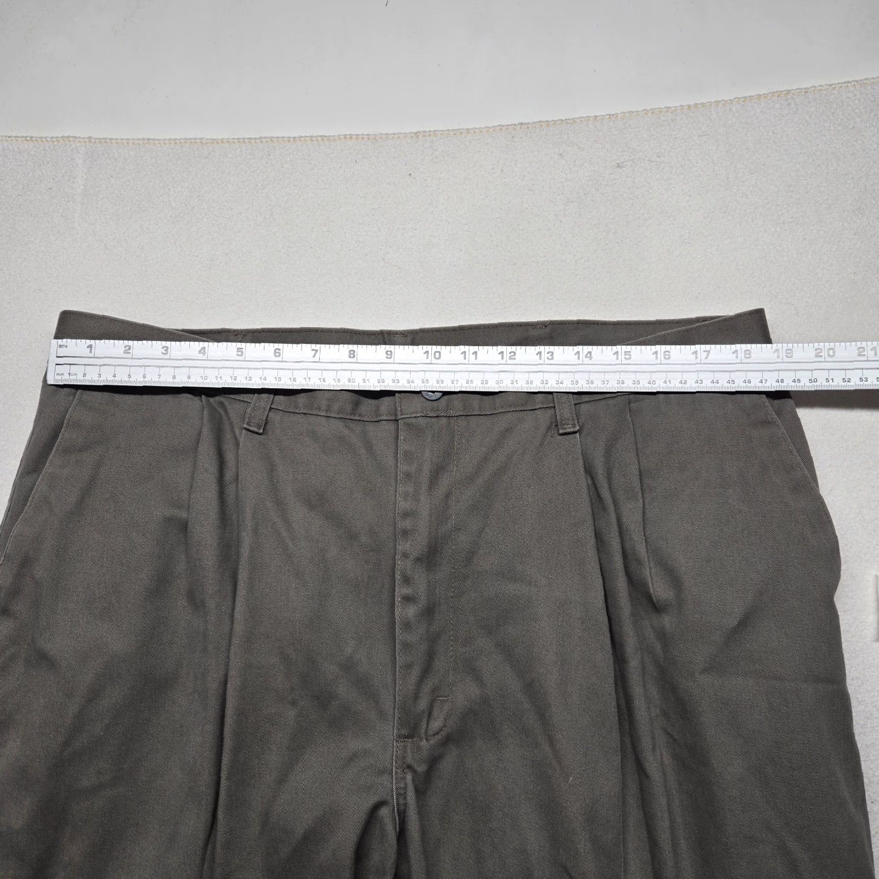 Lee Lee Gray Traveler Chino Pants Regular Men 40 x 30 Gray Solid Straight Front Dress Pants, Stretch, Beltless, Button Zip Closure Mens 40x30 Size US 40 / EU 56 - 5 Thumbnail