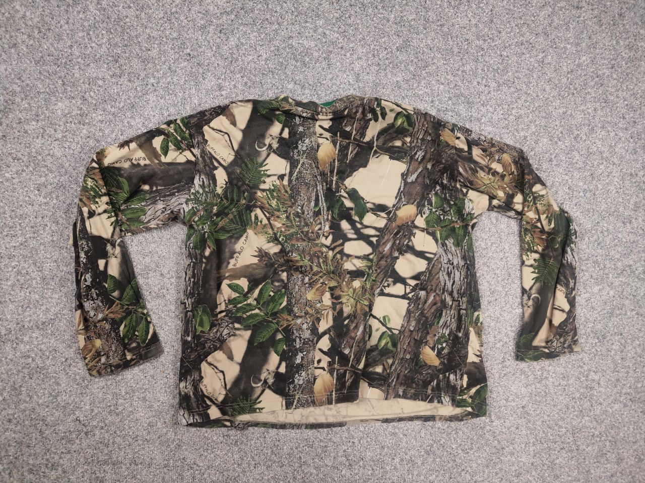 Realtree Vintage Buffalo camo Real Tree Light Long Sleeve Y2K Style Size US M / EU 48-50 / 2 - 10 Thumbnail