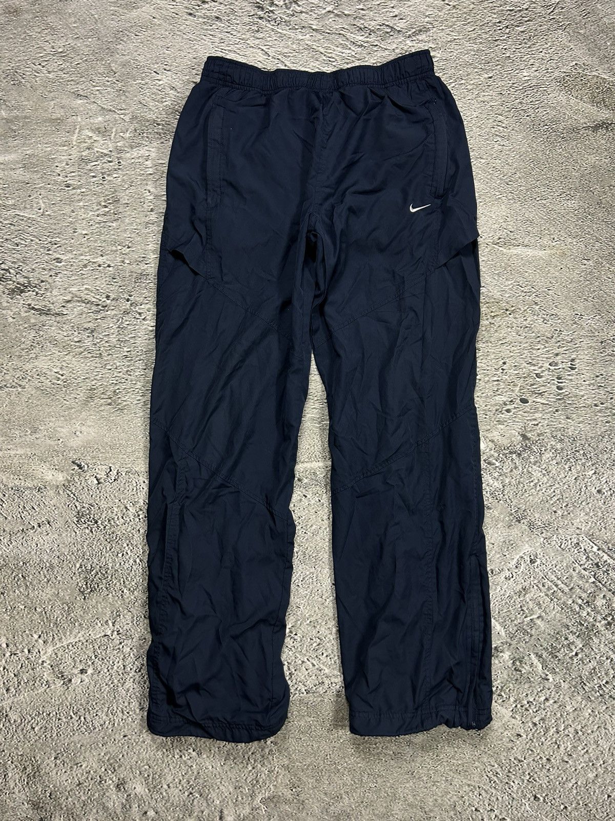 Nike × Vintage Nike vintage navy track pants small swoosh nylon parachute Size US 30 / EU 46 - 1 Thumbnail