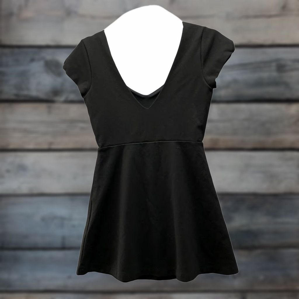 Urban Outfitters Urban Outfitters Fit & Flare Mini Dress 0 Black Cap Sleeve V-Neck Ponte Knit Dress Women 0 Black Cap Sleeve V-Neck Ponte Knit Size XS / US 0-2 / IT 36-38 - 1 Thumbnail