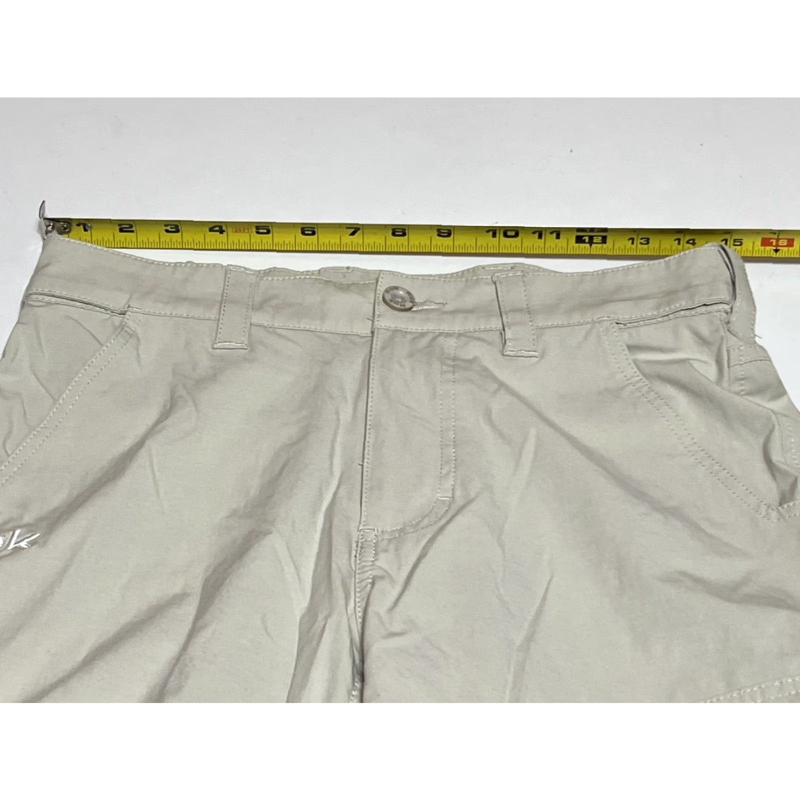 Vintage HUK Shorts Mens Size S Performance Fishing Cargo Beige 10" Inseam Size US 29 - 3 Thumbnail