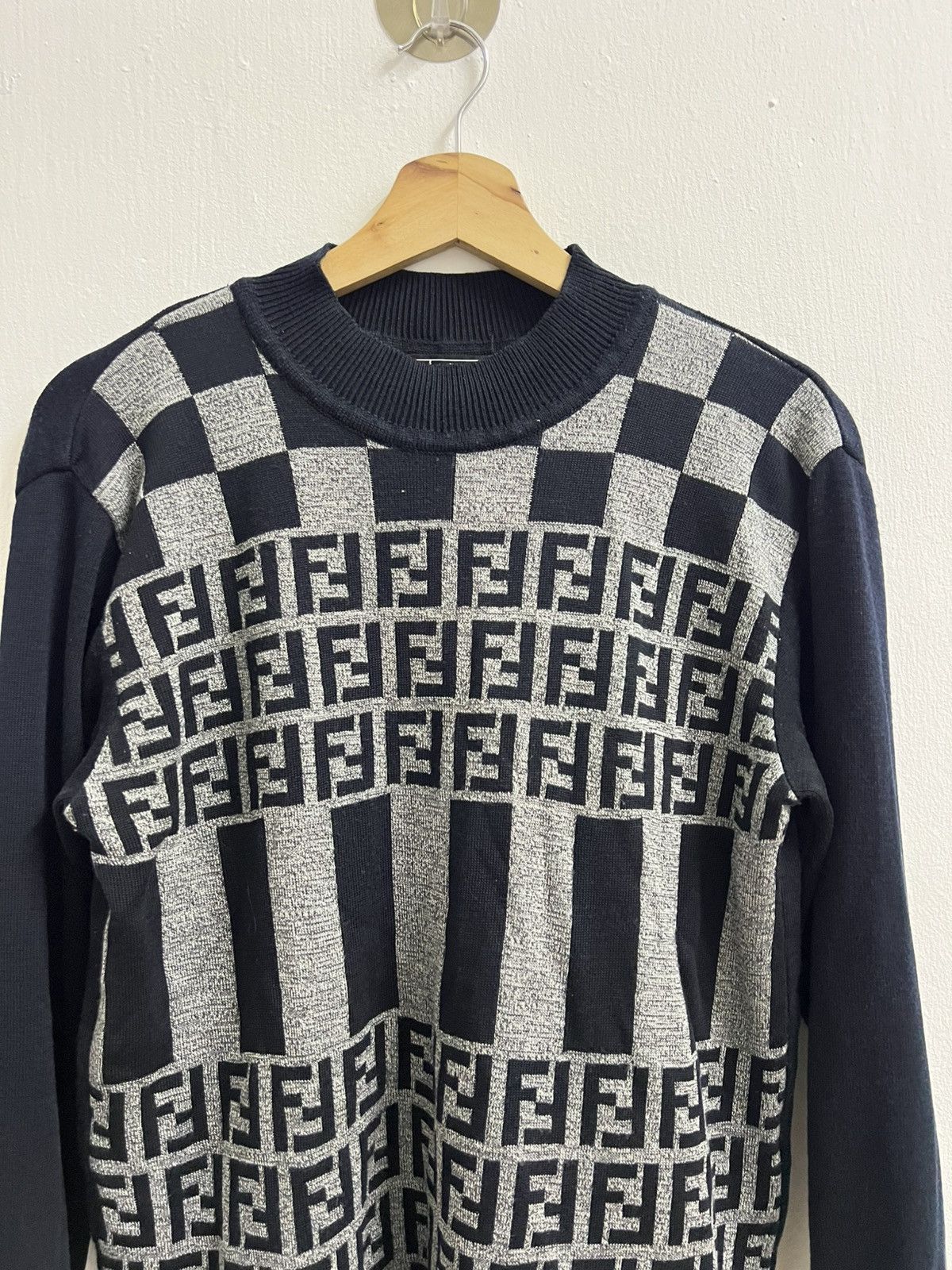 Fendi Vintage Fendi knitwear monogram Size M / US 6-8 / IT 42-44 - 2 Thumbnail