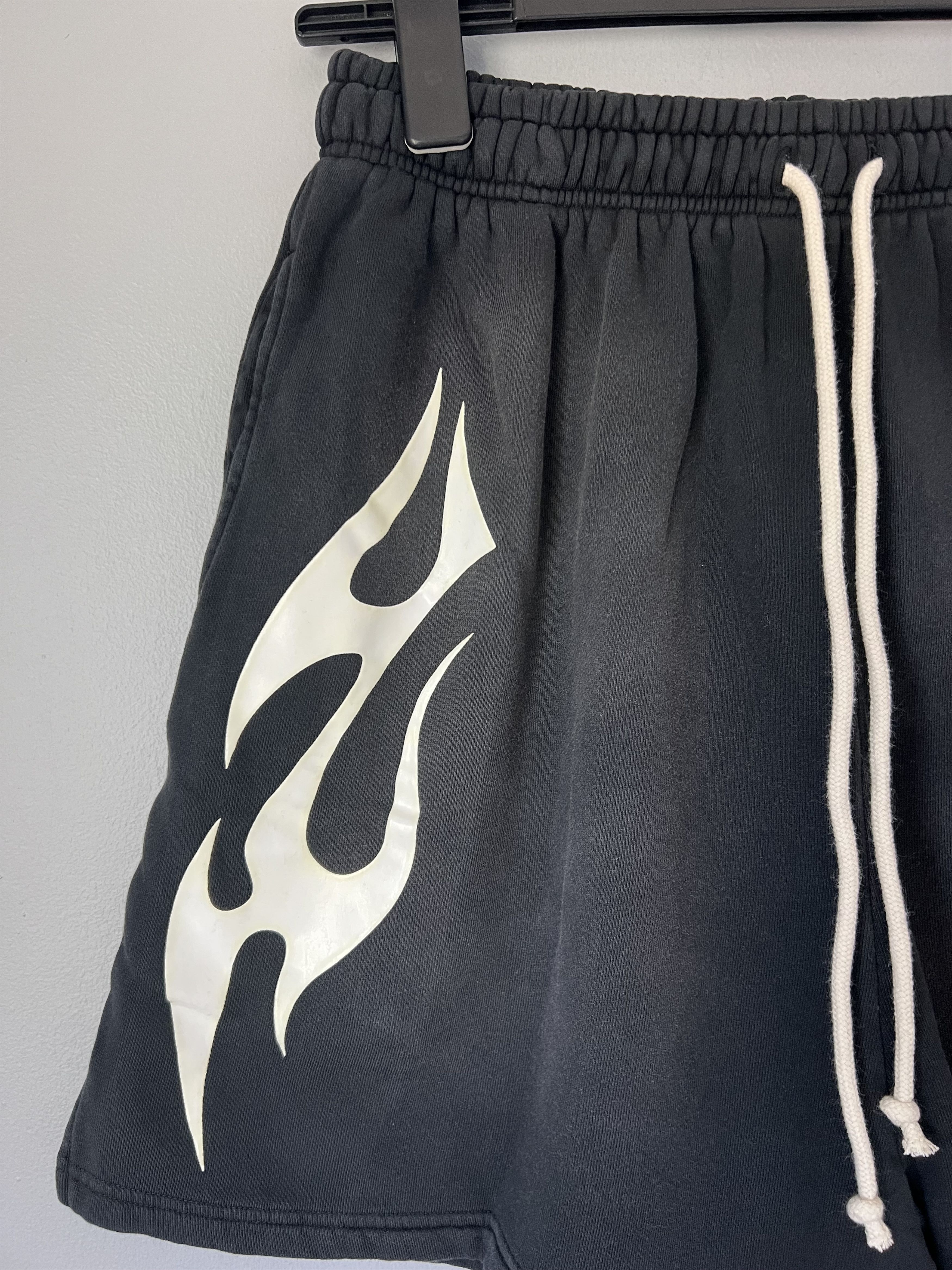 HELLSTAR Hellstar Flame Shorts in Black Size US 34 / EU 50 - 3 Thumbnail