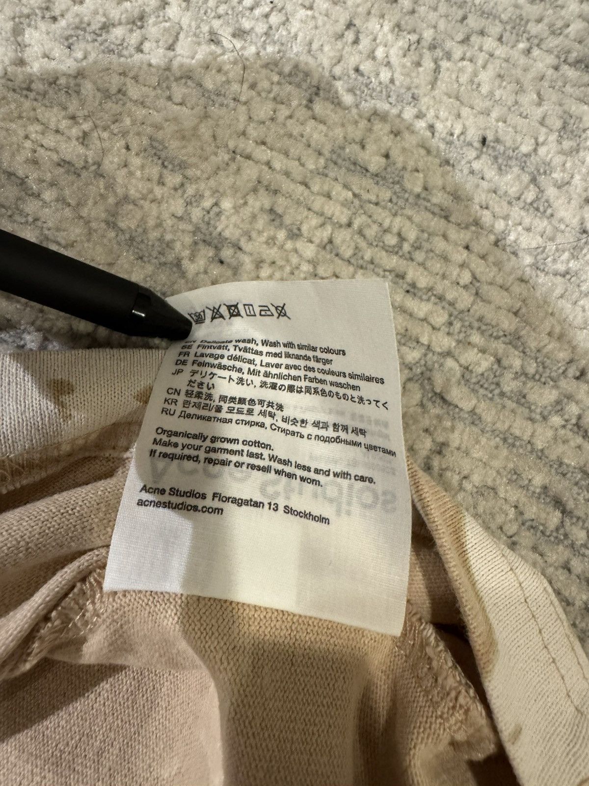 Acne Studios Acne Studios Spray Logo Tee Size US M / EU 48-50 / 2 - 5 Thumbnail