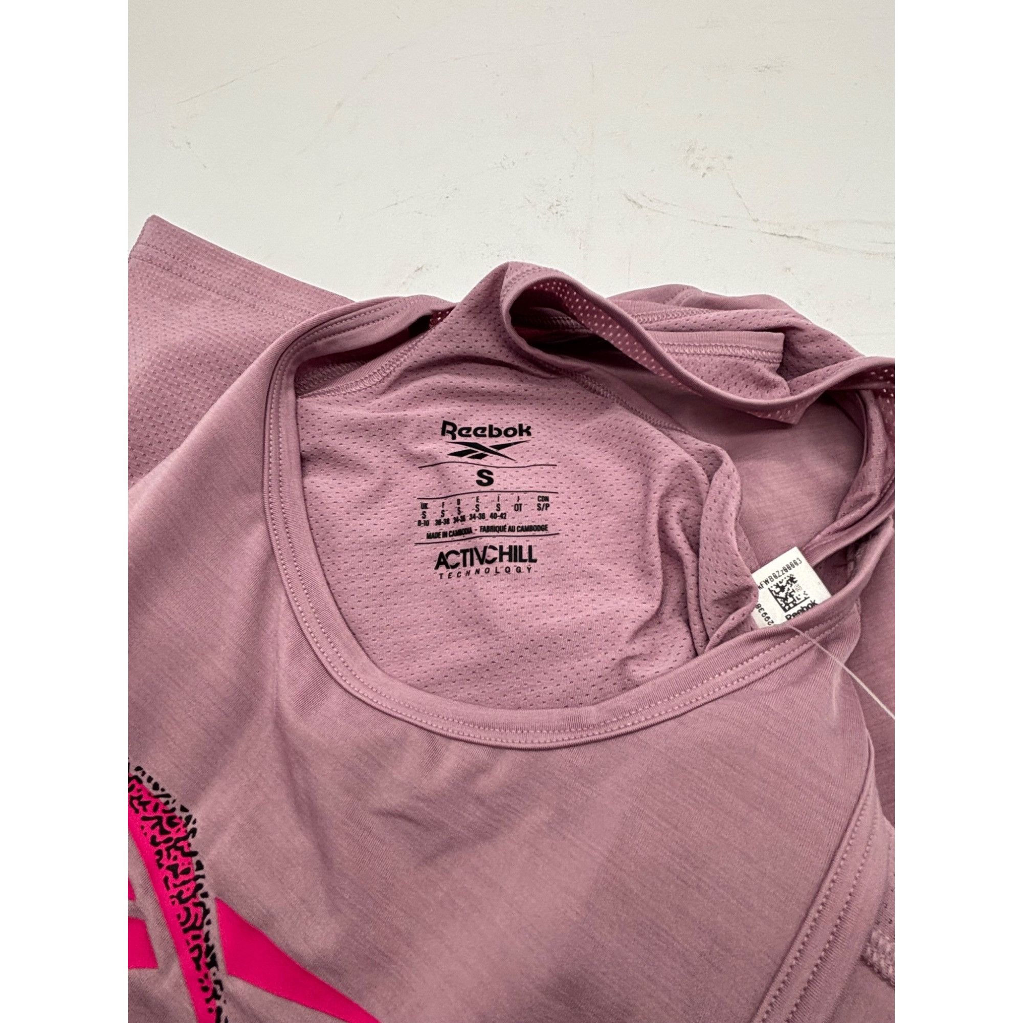 Reebok Reebok Women's ACTIVCHILL Graphic Racerback Tank Top in Inf Size S / US 4 / IT 40 - 6 Thumbnail