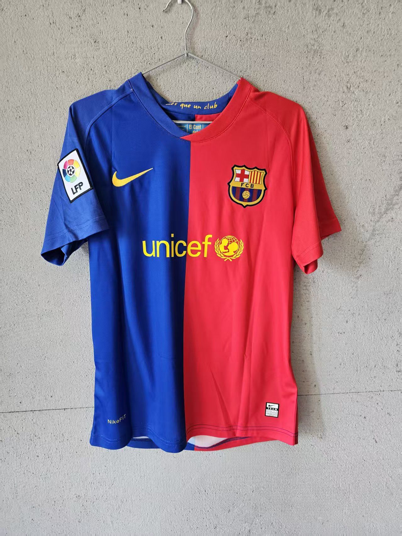 Other 2008 Barcelona Xavi Jersey Home Size US L / EU 52-54 / 3 - 2 Thumbnail