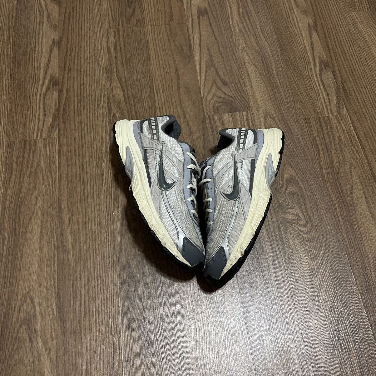 Nike Nike Initiator Men's Running Shoe Size US 12 / EU 45 - 7 Thumbnail