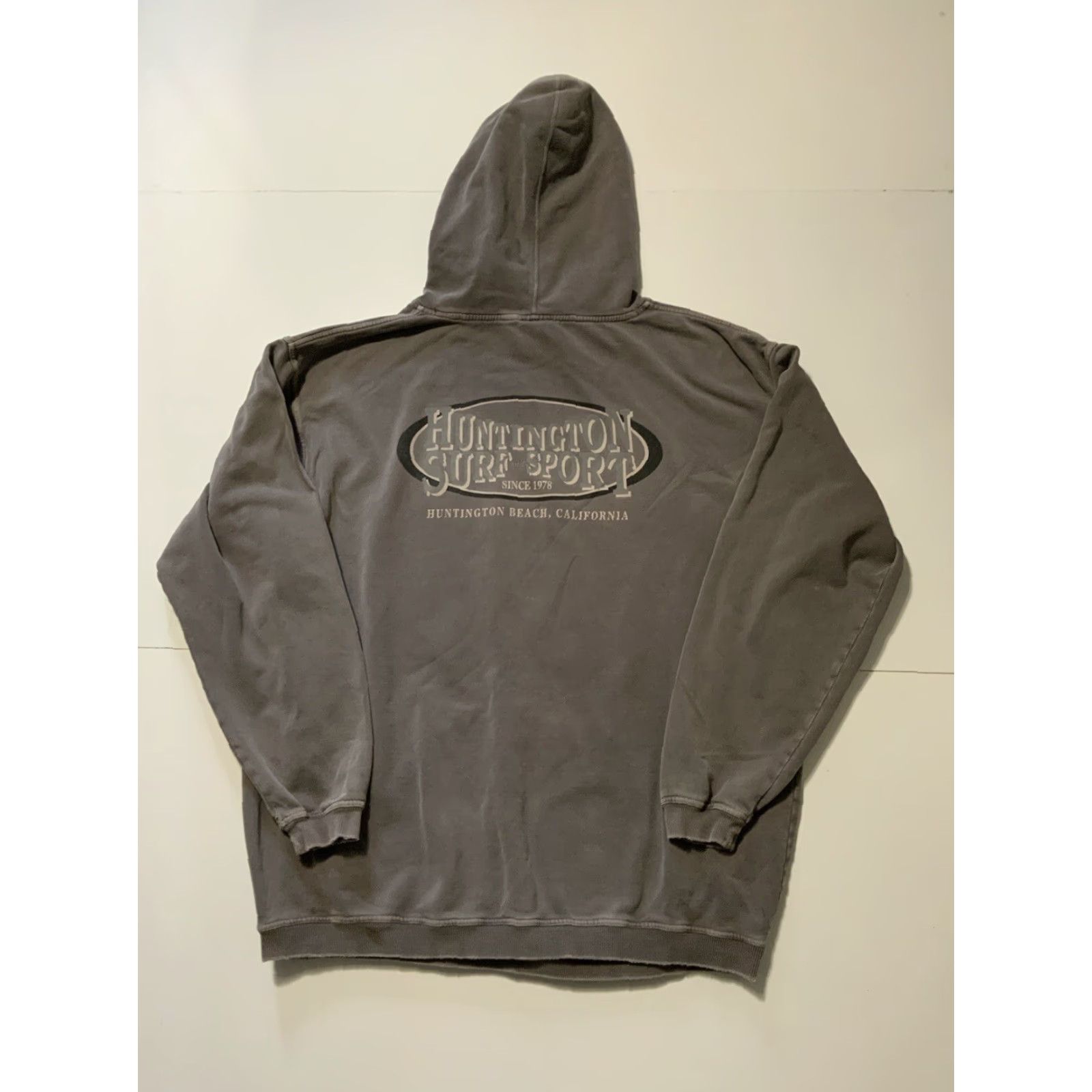 Vintage VINTAGE Huntington Surf & Sport Distressed Beach Faded Pullover Hoodie XL Mens Gray Size US XL / EU 56 / 4 - 2 Thumbnail