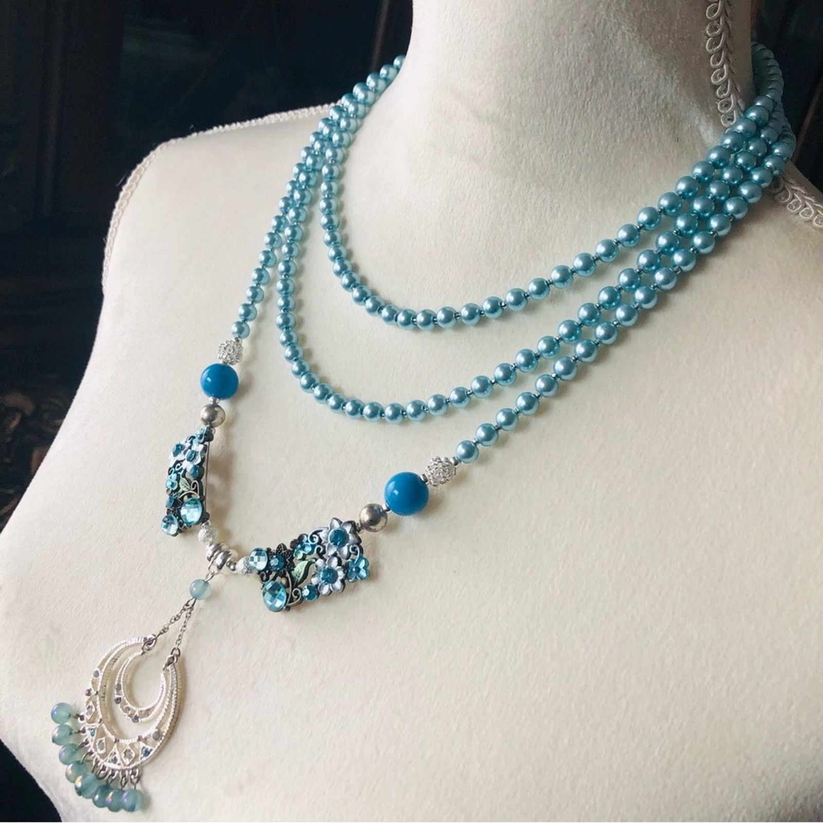 Handmade Handcrafted repurpose blue crystal Pearl necklace Size ONE SIZE - 3 Thumbnail
