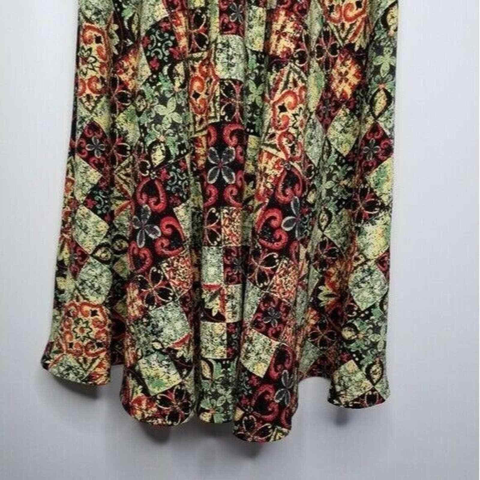 Other Lularoe Nicole T Shirt Dress Yellow Green Red Damask Print X Size XS / US 0-2 / IT 36-38 - 6 Thumbnail