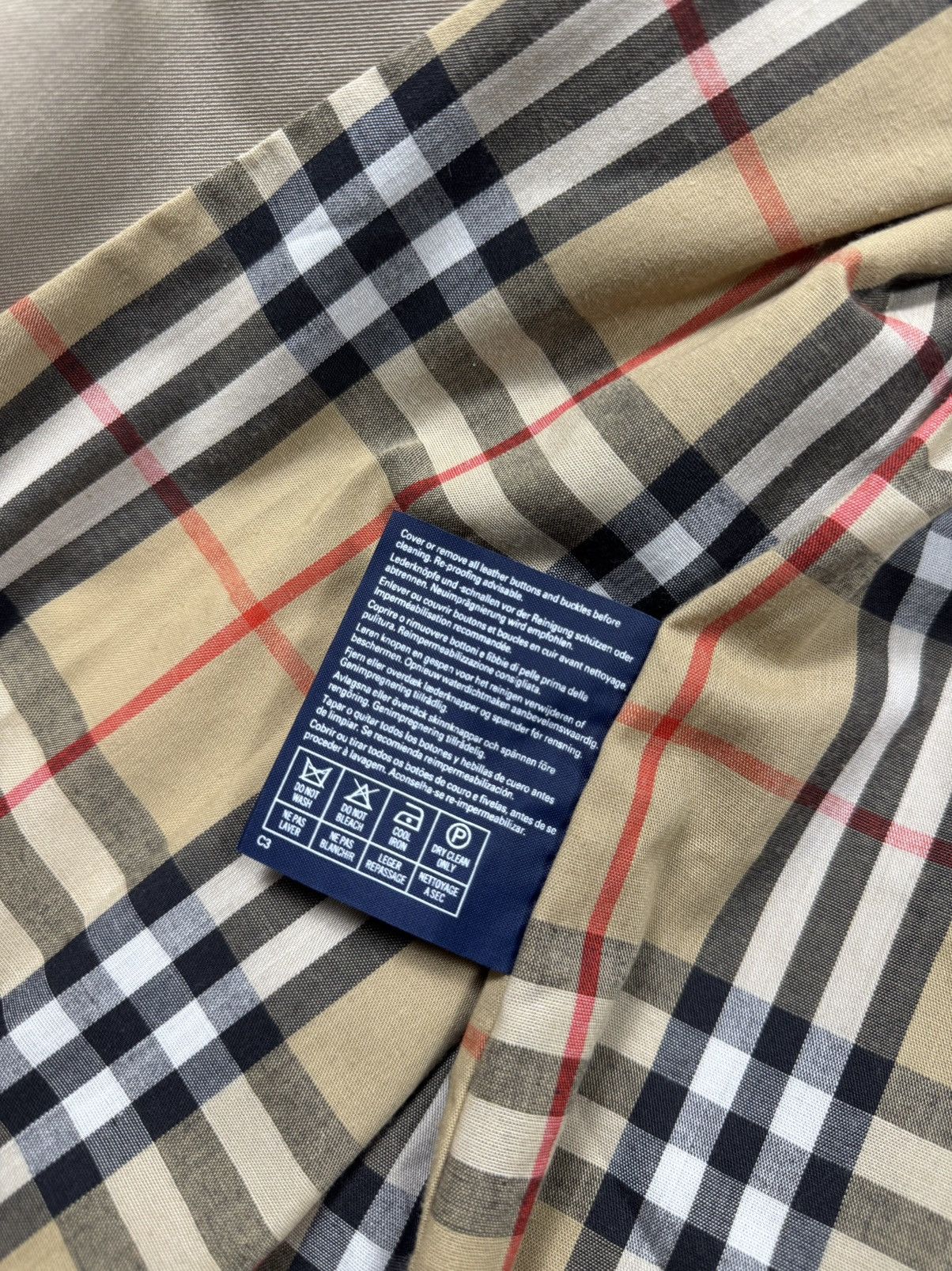 Burberry Burberrys’ Vintage Gabardine Trench Coat — Made in England 🇬🇧 Size US L / EU 52-54 / 3 - 6 Thumbnail