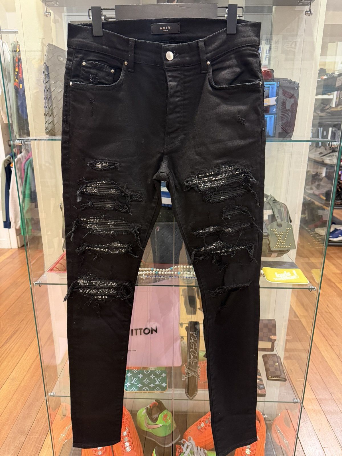 Amiri Amiri MX1 Black Bandana Patch Denim Jeans Size US 32 / EU 48 - 1 Thumbnail
