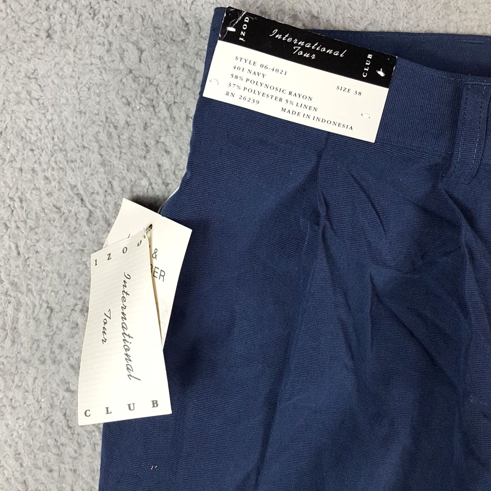 Izod VINTAGE IZOD Navy Blue Pleated Front Bermudas Mens Size 38 Relaxed Preppy Bermuda Golf Shorts Size US 38 / EU 54 - 2 Thumbnail