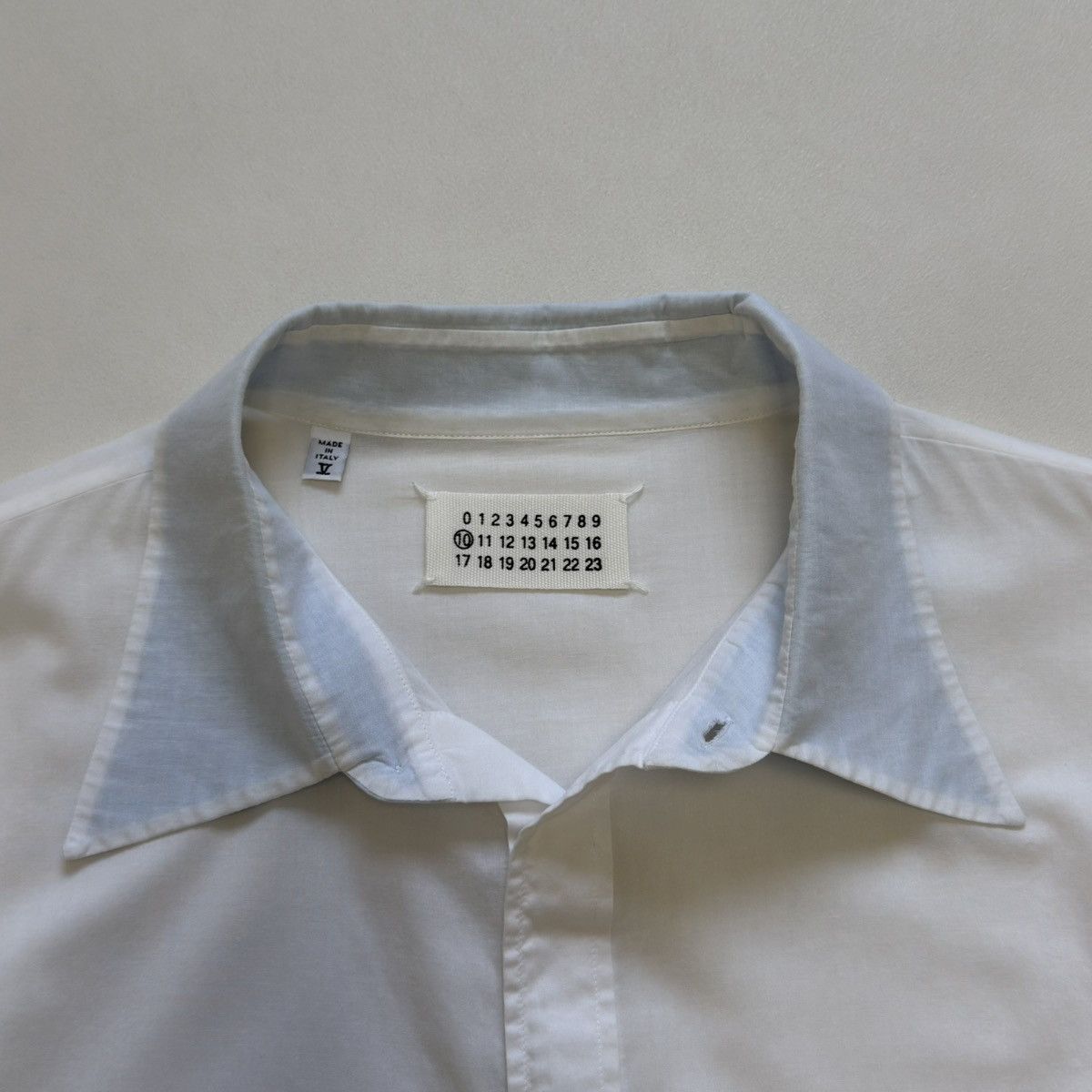 Maison Margiela S/S 06 ‘Contrast Facing’ White Cotton Shirt Size US L / EU 52-54 / 3 - 4 Thumbnail