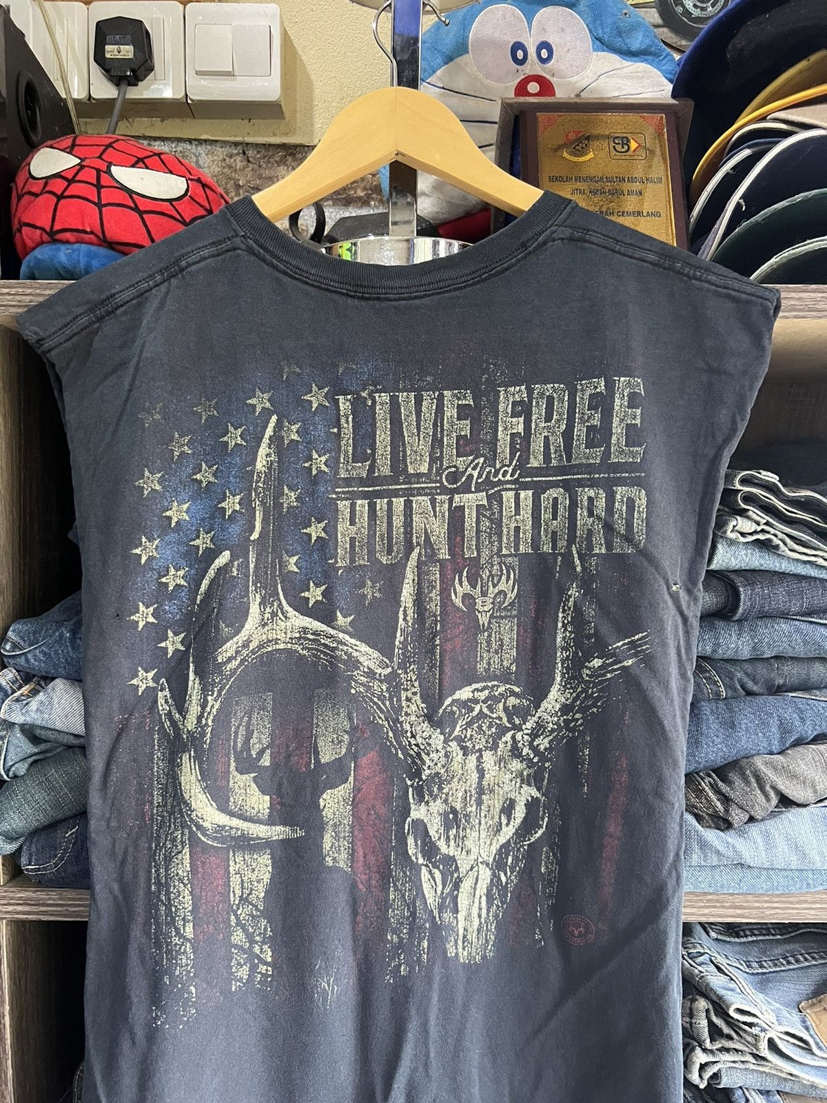 Other 🔥Distressed Live Free And Hunt Hard Sleeveless Size US L / EU 52-54 / 3 - 3 Thumbnail