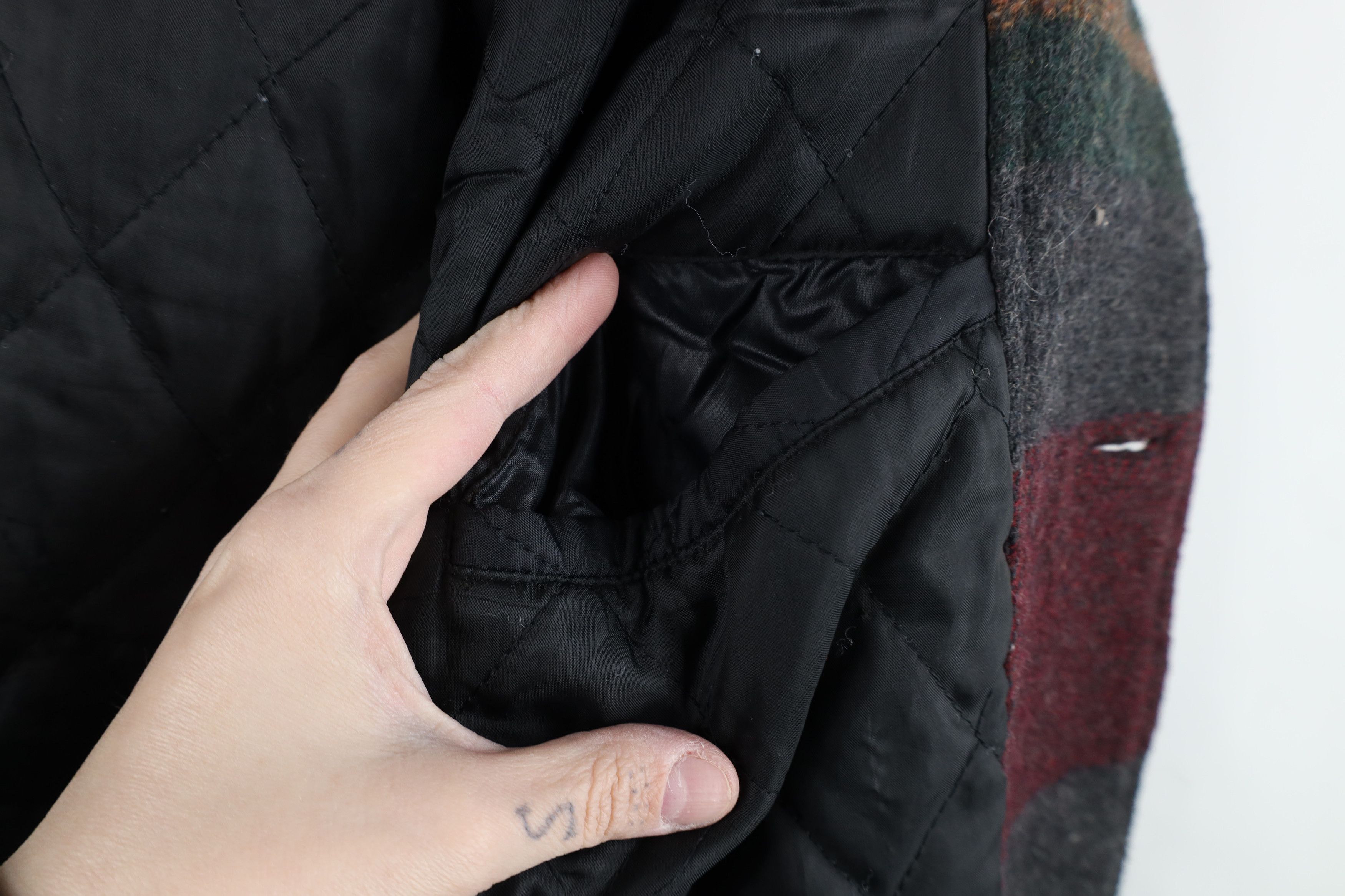 Vintage Vintage 90s Streetwear Blanket Striped Button Jacket Coat Size US L / EU 52-54 / 3 - 10 Thumbnail