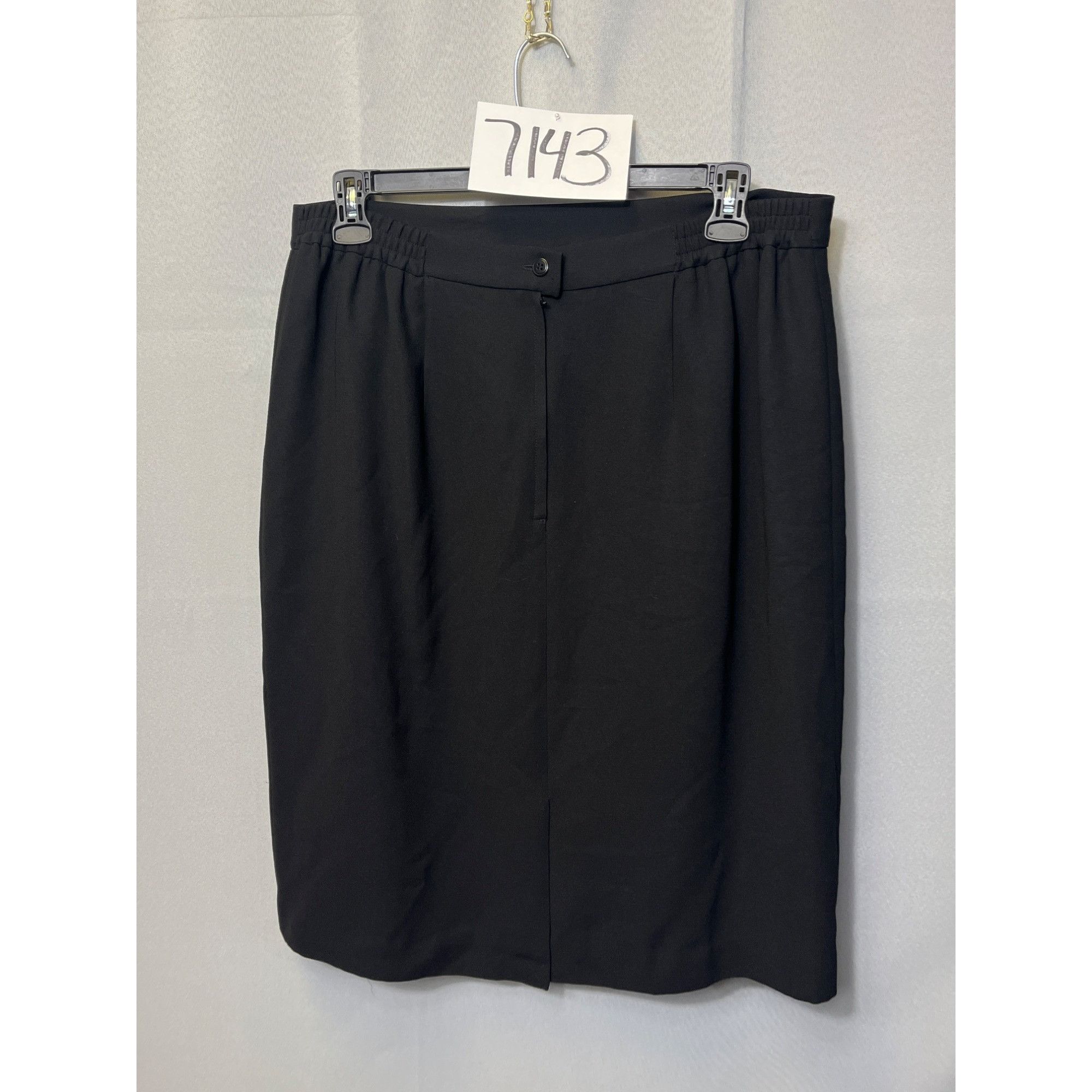 Other August Max Woman Black Skirt Size 18W SKU 7143 Size 41" - 1 Thumbnail