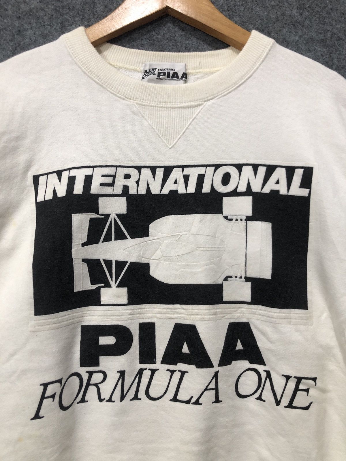 Vintage Vintage PIAA Formula One Motor Sports Sweatshirt Size US L / EU 52-54 / 3 - 4 Thumbnail