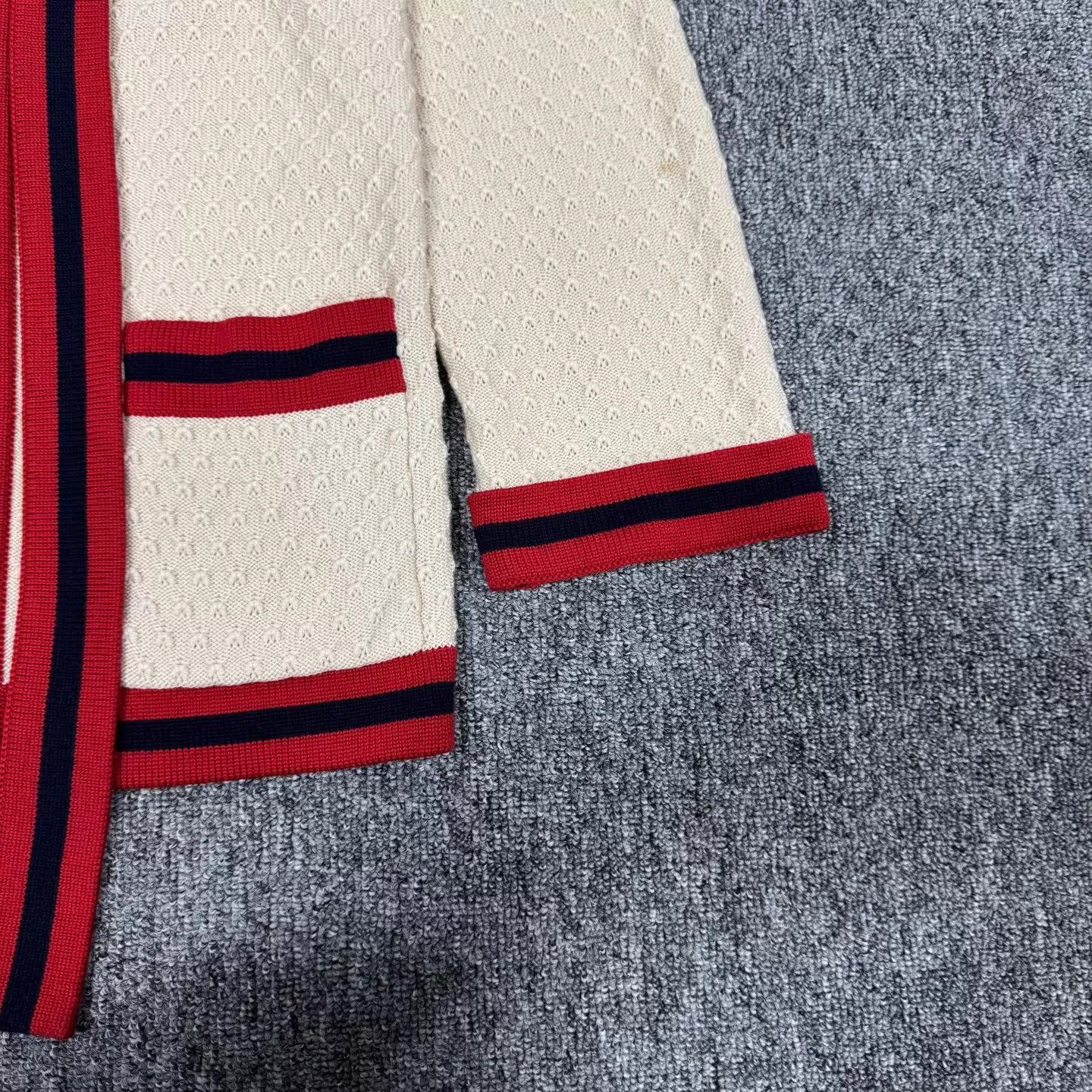 Gucci Gucci Ivory Red Blue Striped Knit Cardigan XS Size XS / US 0-2 / IT 36-38 - 3 Thumbnail