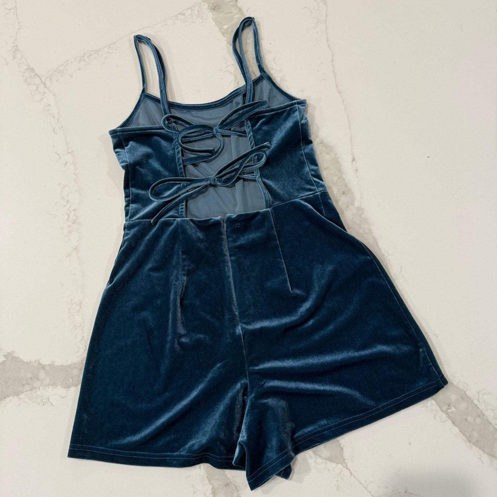 Urban Outfitters Urban Outfitters Luxe Velour Tie Back Romper Womens Small Size 28" / US 6 / IT 42 - 4 Thumbnail