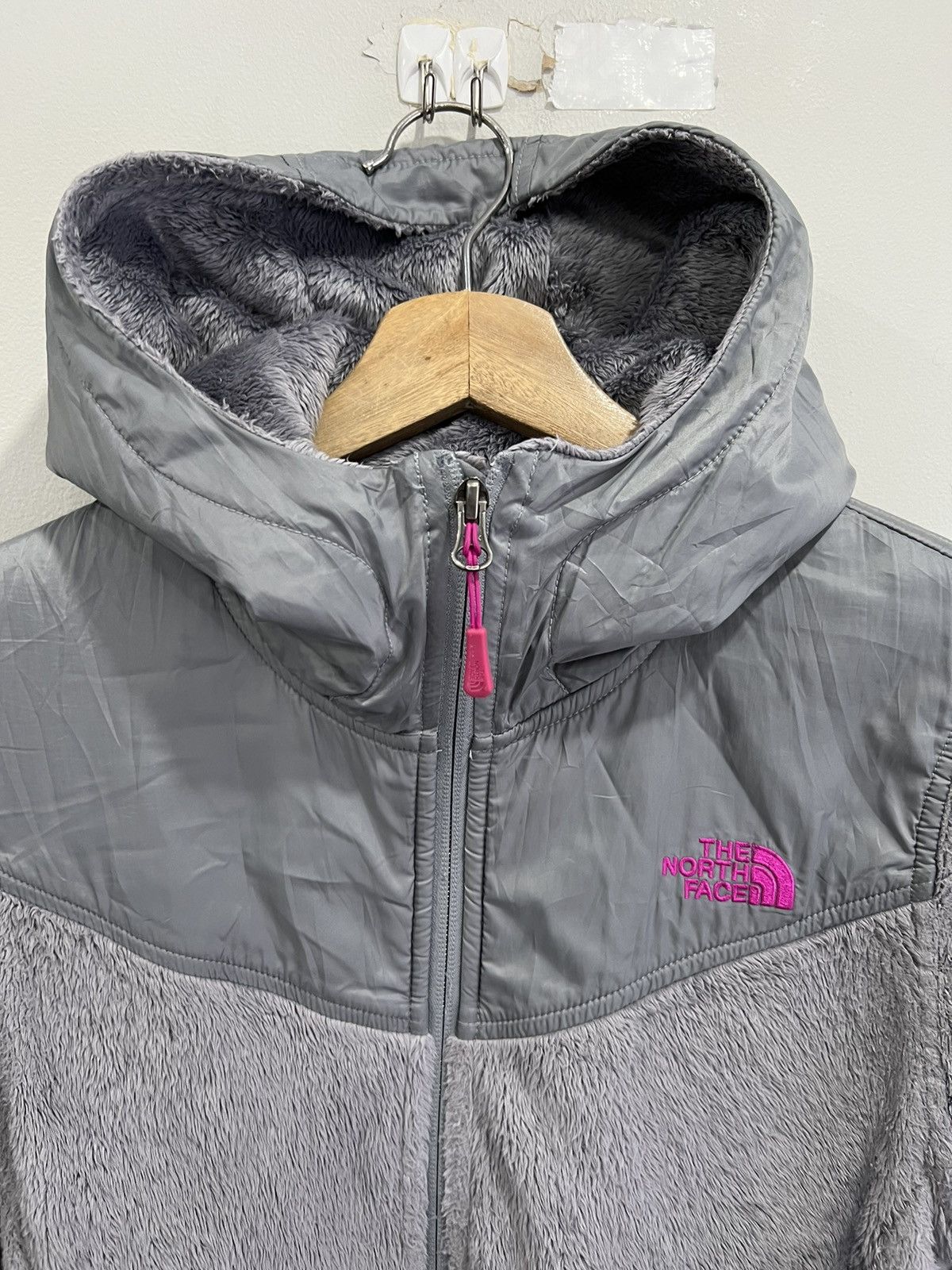 Vintage Vintage North Face Fleece sweater womens denali hooded Size US M / EU 48-50 / 2 - 2 Thumbnail
