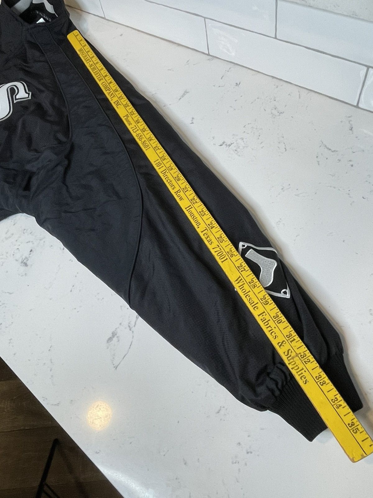 Majestic Authentic Majestic MLB White Socks Jacket Good Condition Size US XL / EU 56 / 4 - 4 Thumbnail