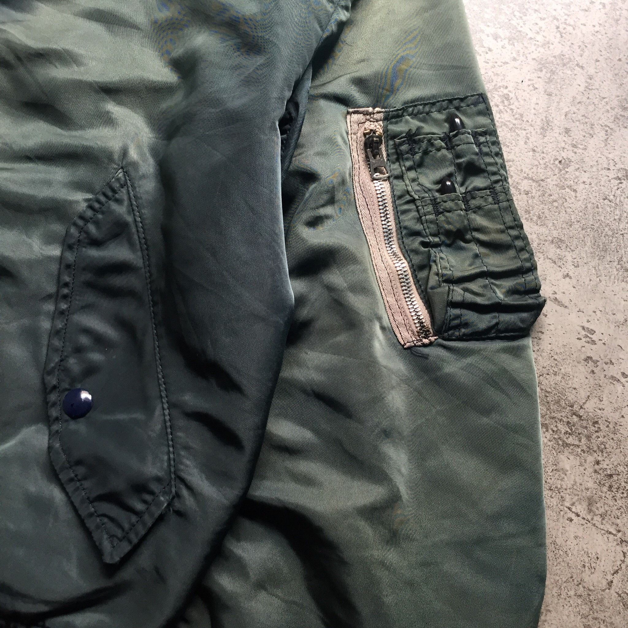 Alpha Industries Vintage 80s Alpha Industries Sun Fadded Bomber Jacket Size US M / EU 48-50 / 2 - 3 Thumbnail