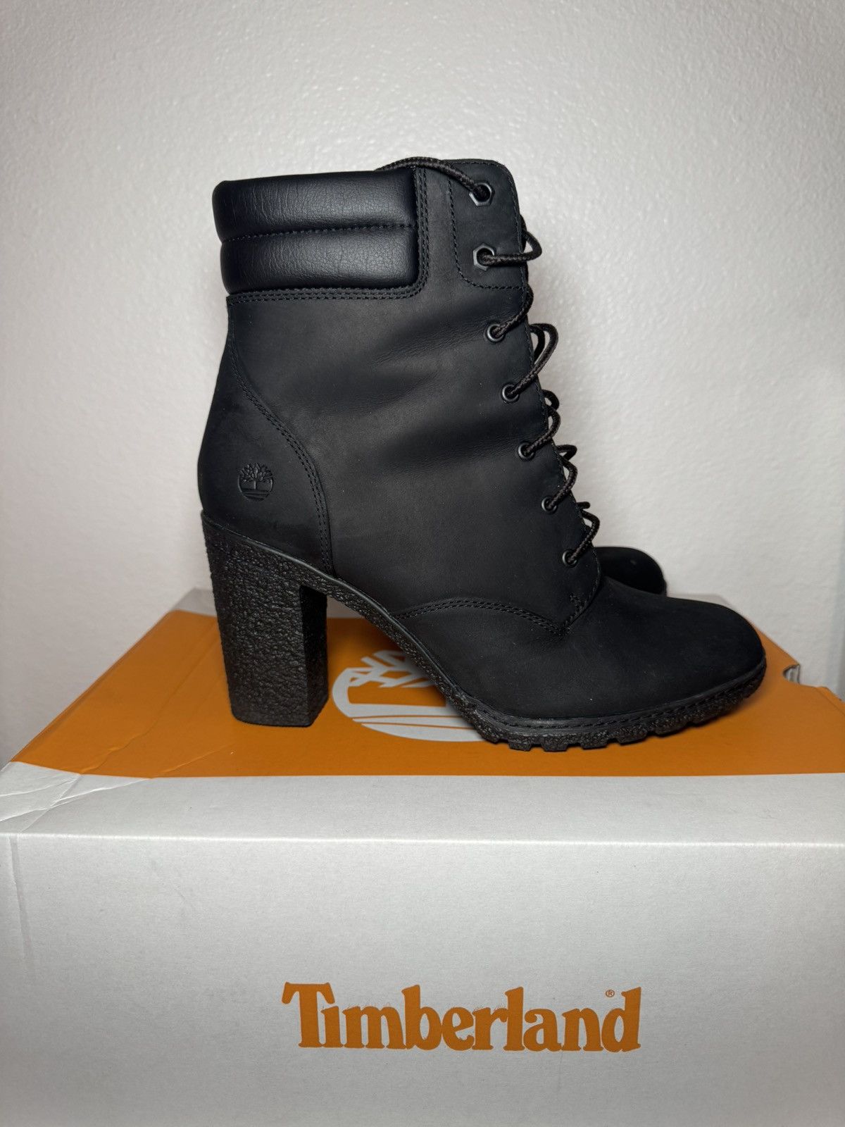 Timberland Timberland black leather ankle boots with a 3 inch heel Size US 11 / IT 41 - 1 Thumbnail