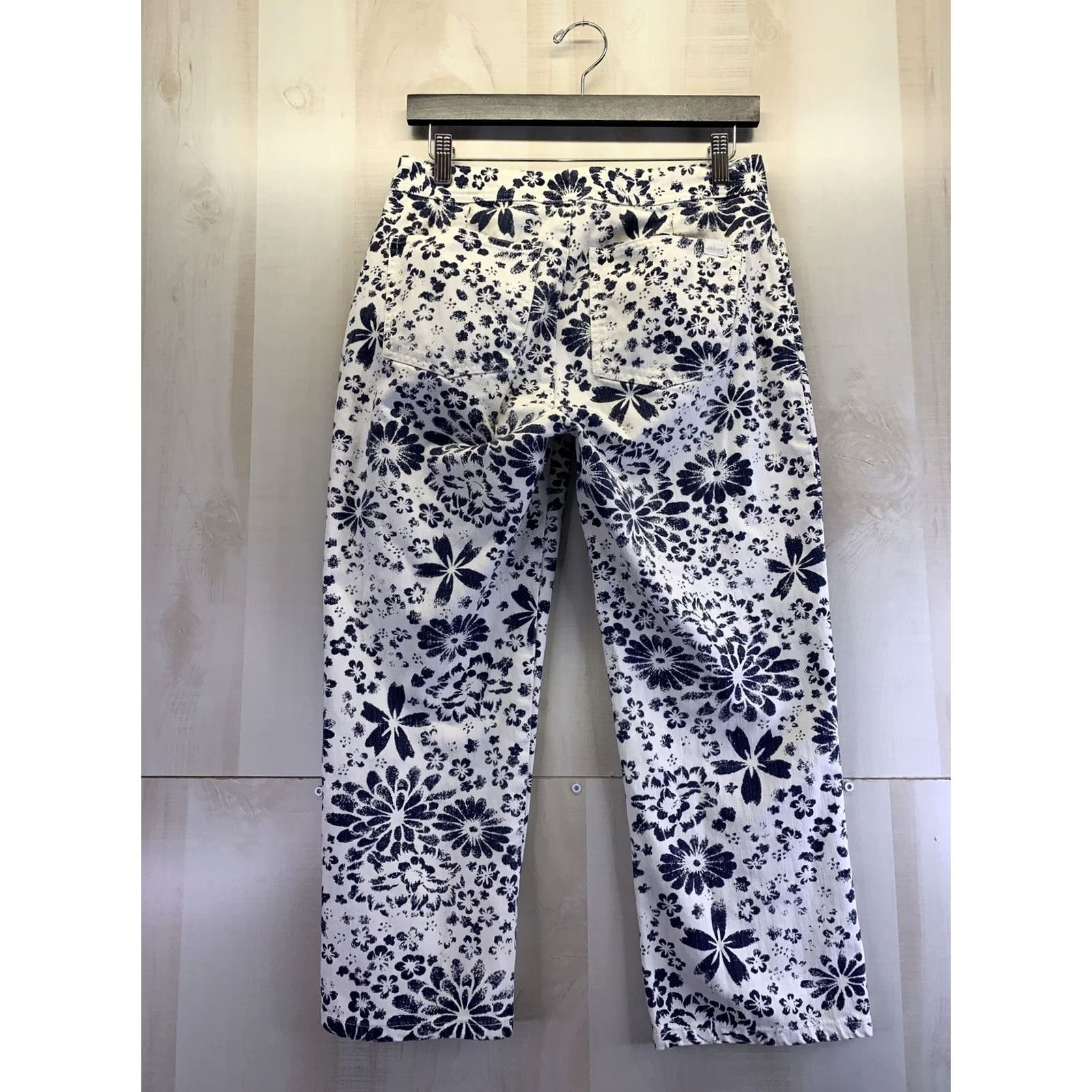 Calvin Klein Calvin Klein Womens Capri Crop Jeans Denim Blue White Floral Print Size 6 Cotton Denim Capris 7474 Ladies Size 28" / US 6 / IT 42 - 6 Thumbnail
