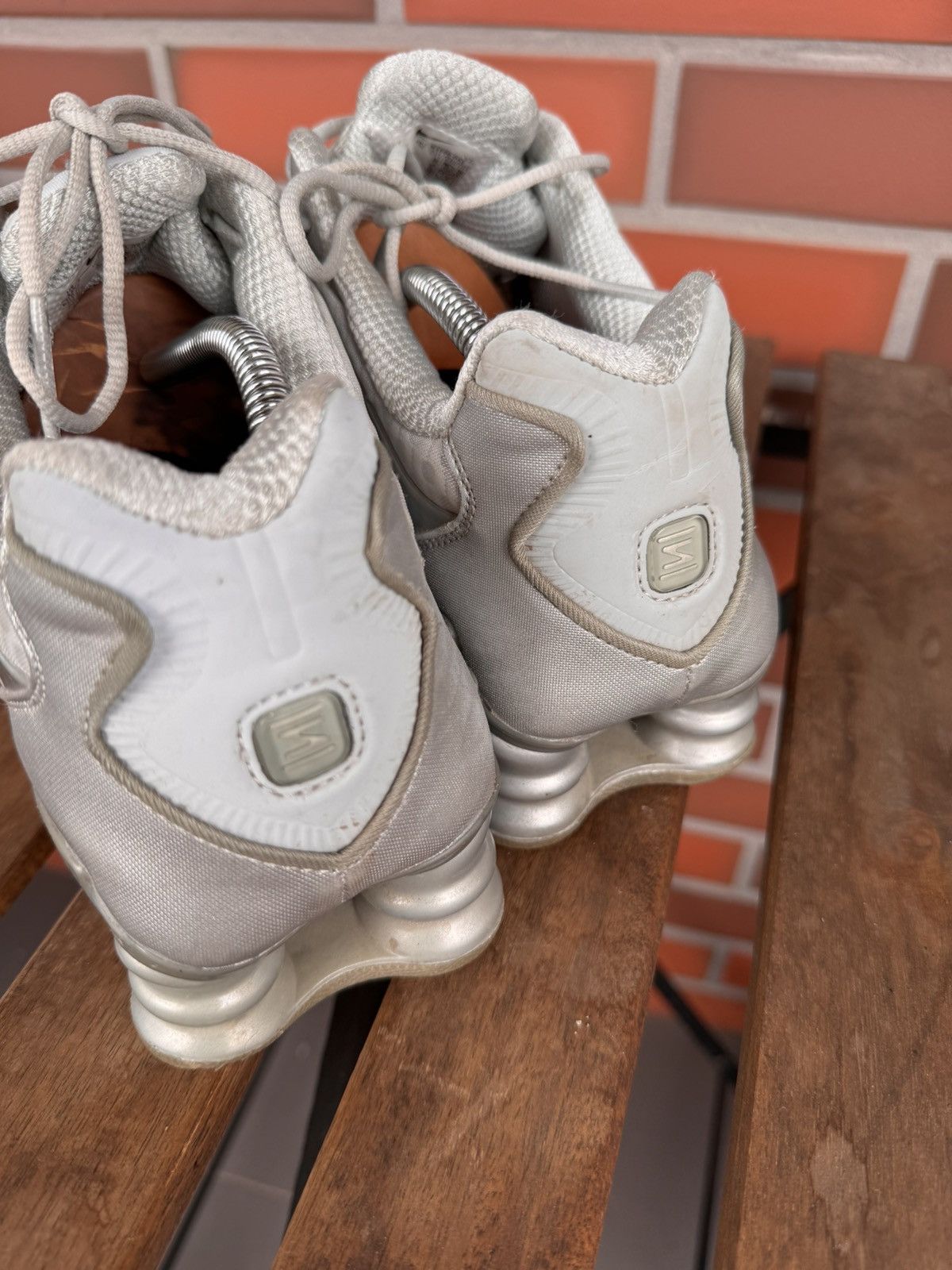 Nike × Vintage 00s Nike Shox “Pure Platinum Metallic Chrome” Sneakers Size US 9.5 / EU 42-43 - 6 Thumbnail