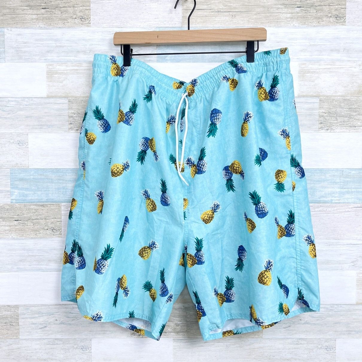 Old Navy Old Navy Pineapple Print Cargo Swim Trunks Blue 8" Mens XXL Size US 44 / EU 60 - 1 Thumbnail