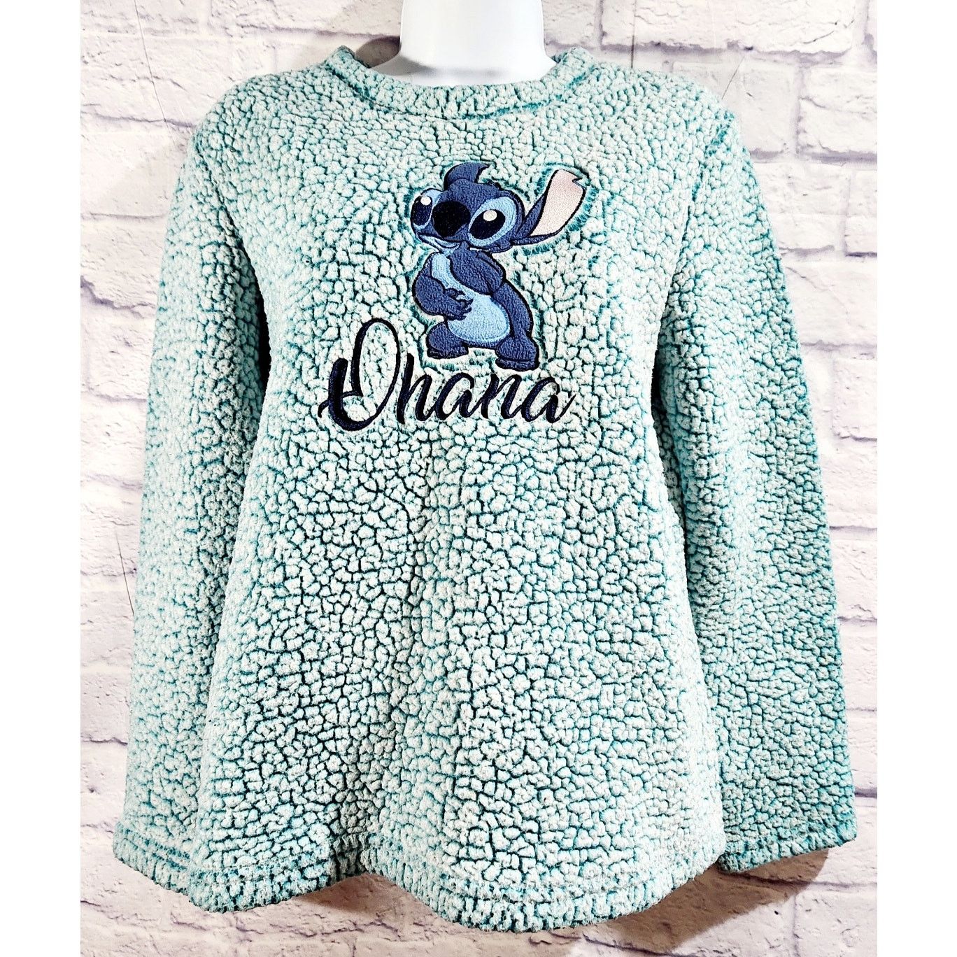 Disney Disney Green Stitch Ohana Faux Fur Sleepwear Top Small Size S / US 4 / IT 40 - 1 Thumbnail
