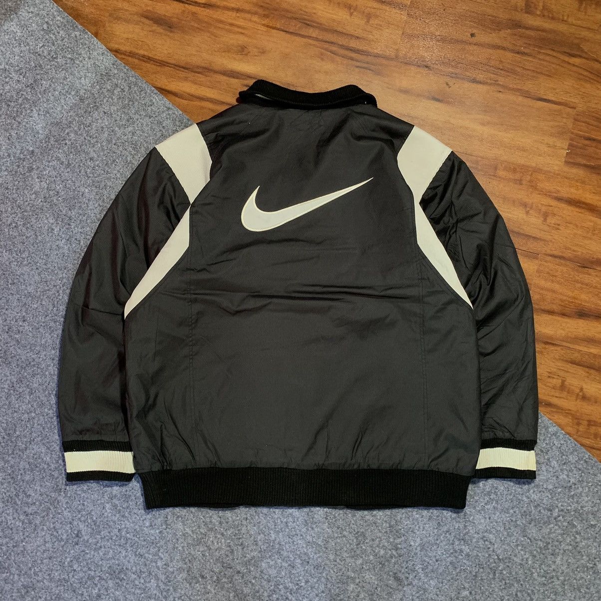Nike × Vintage Vintage Nike Big Swosh Varsity 🧥 Size US L / EU 52-54 / 3 - 2 Thumbnail