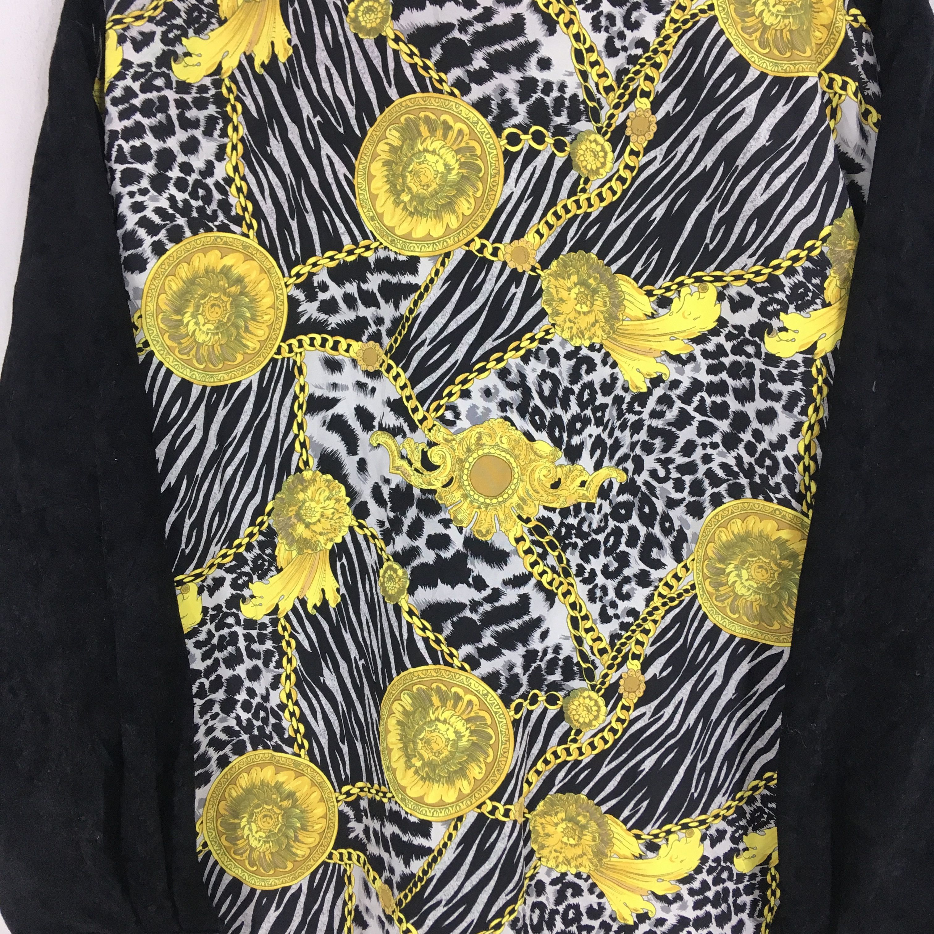 Japanese Brand Vintage 90's Retro Novelty Baroque Casual Gold Chain Luxury Size US L / EU 52-54 / 3 - 8 Thumbnail